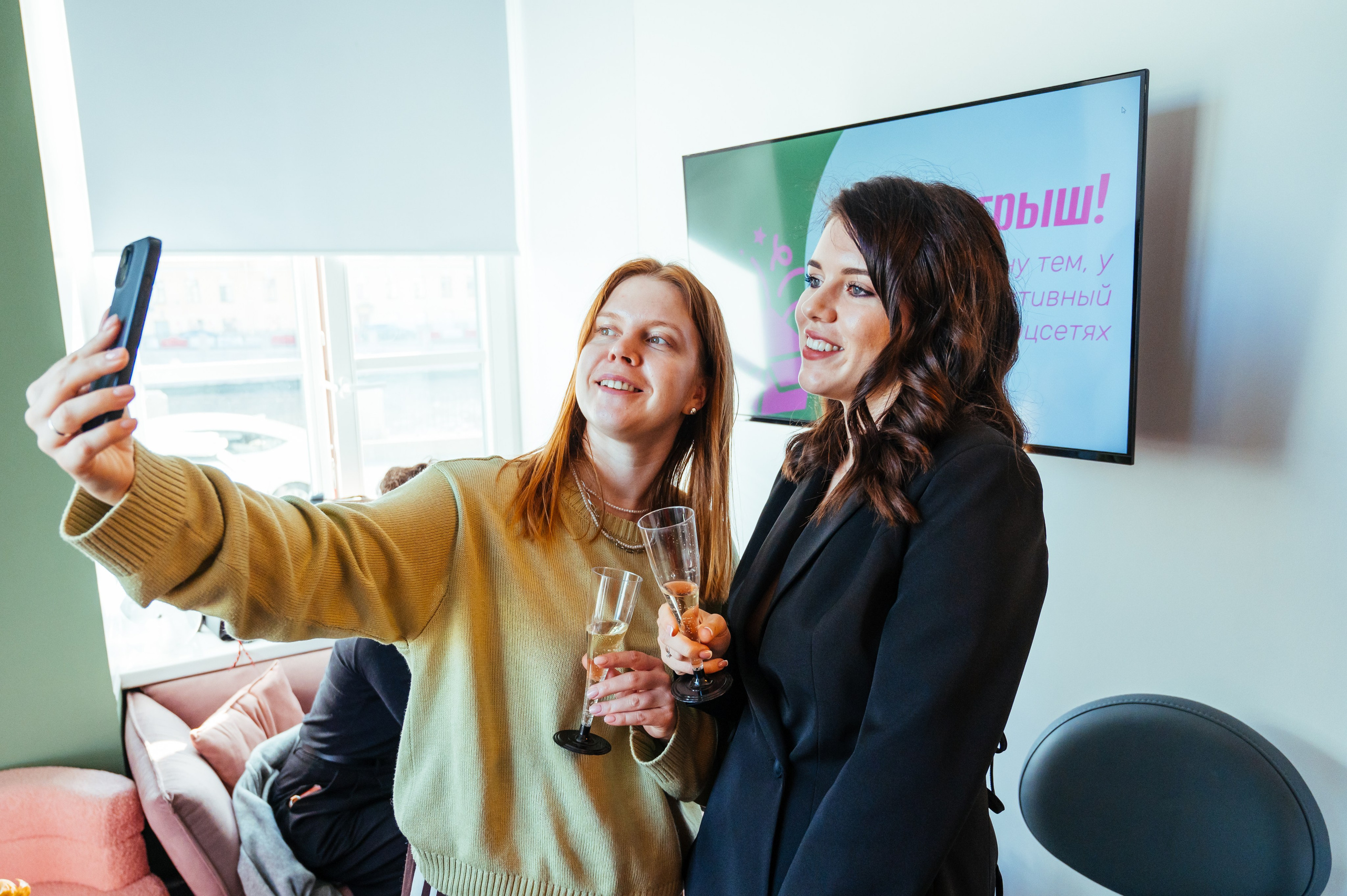 Открытие стоматологии Smile Is. Анастасия Петрович фотограф, фотокорреспондент в Москве и Санкт-Петербурге. Фотосъёмка репортажа, мероприятия, корпоративная съёмка, контент