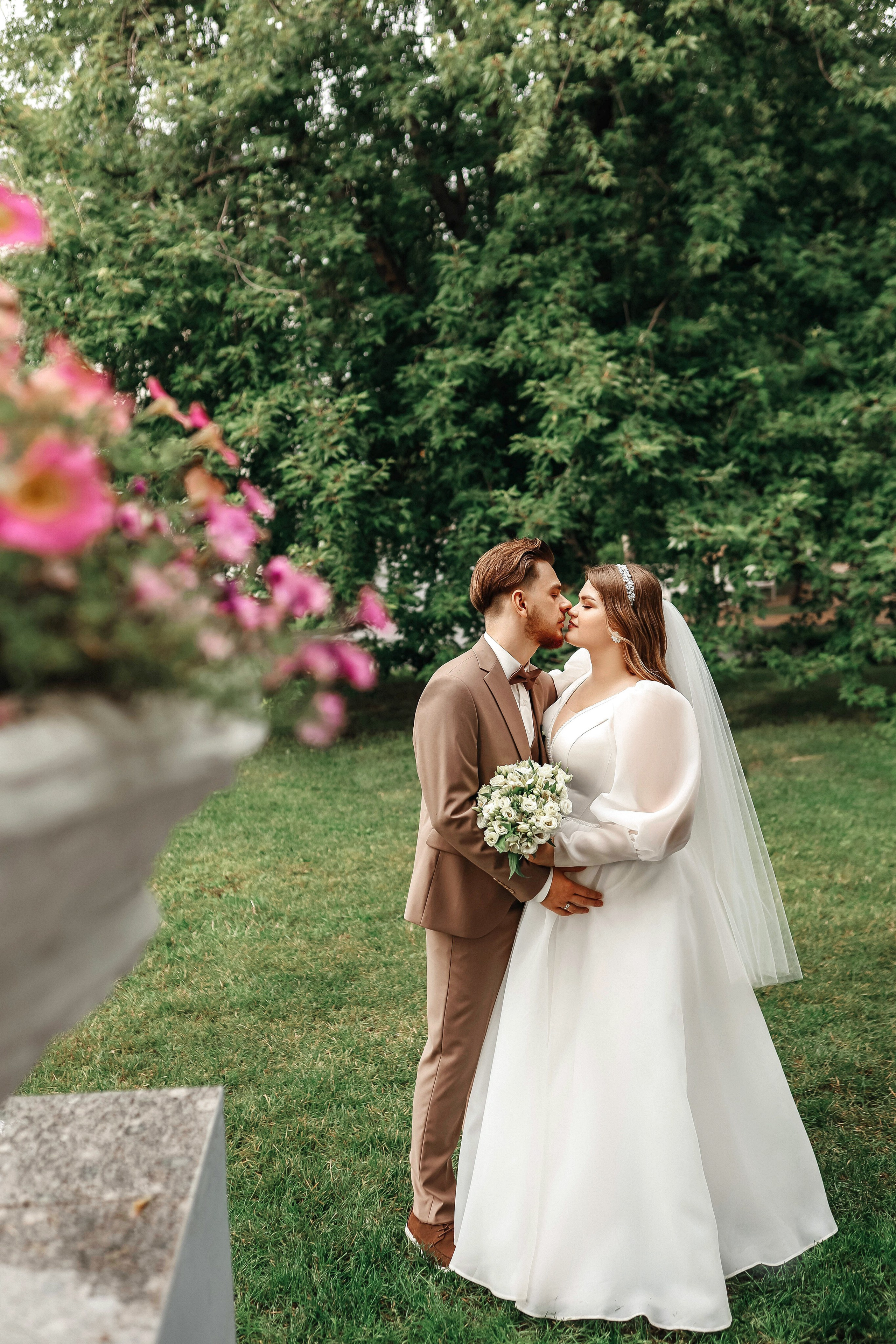 Свадебная фотосессия ВДНХ. Свадебный и семейный фотограф в Москве