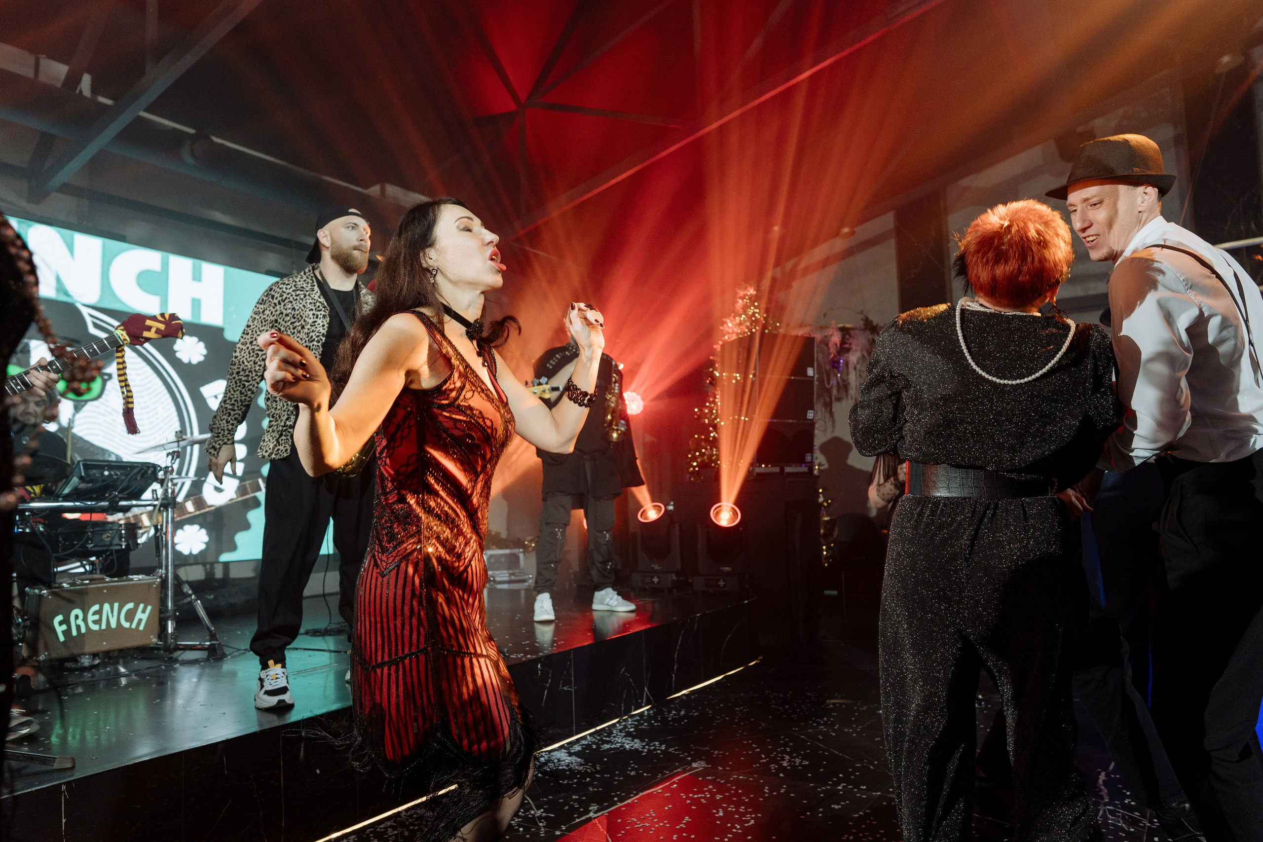 Альбион Тур