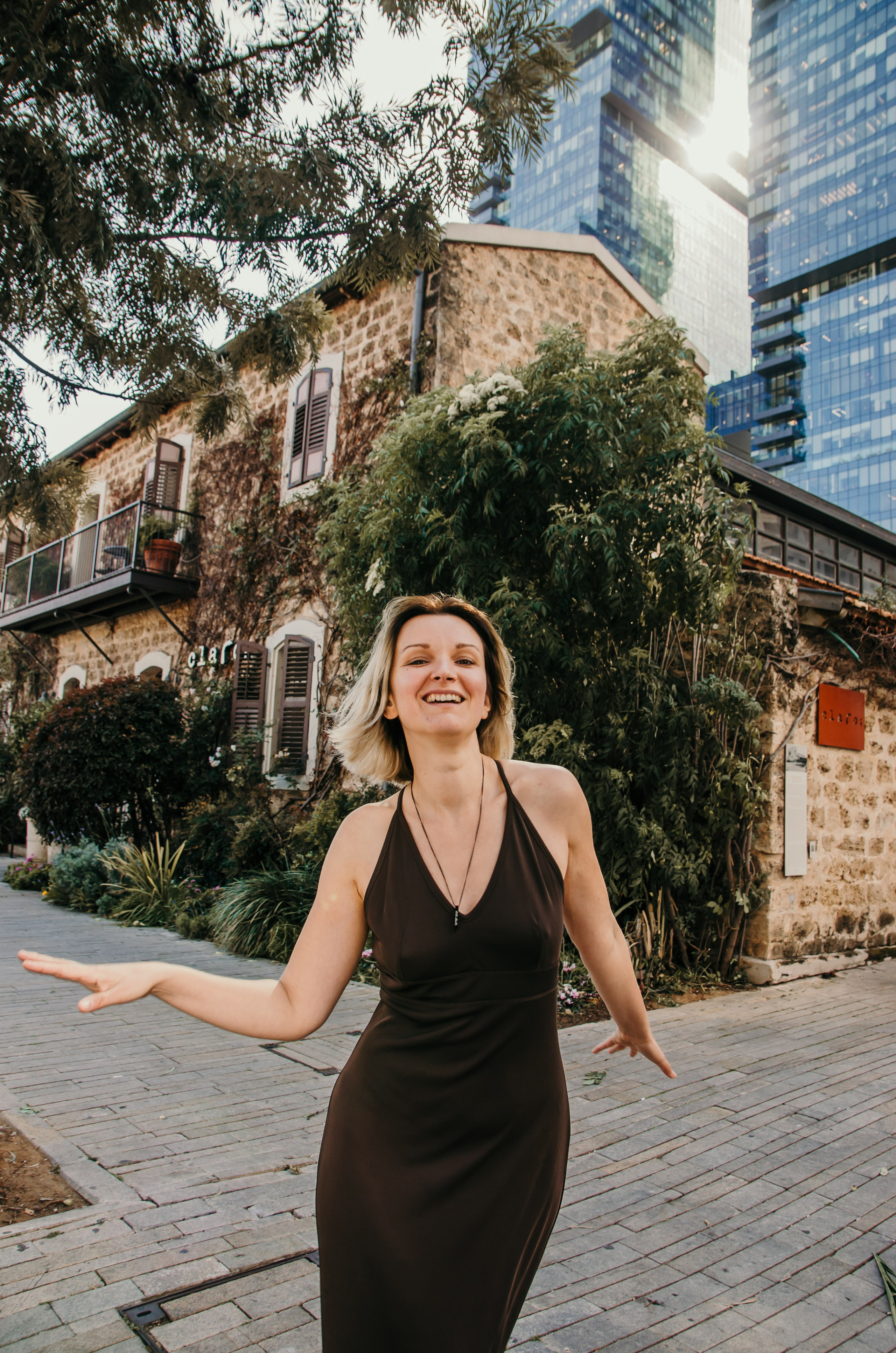 Maria. Sarona. Maria Tvilla