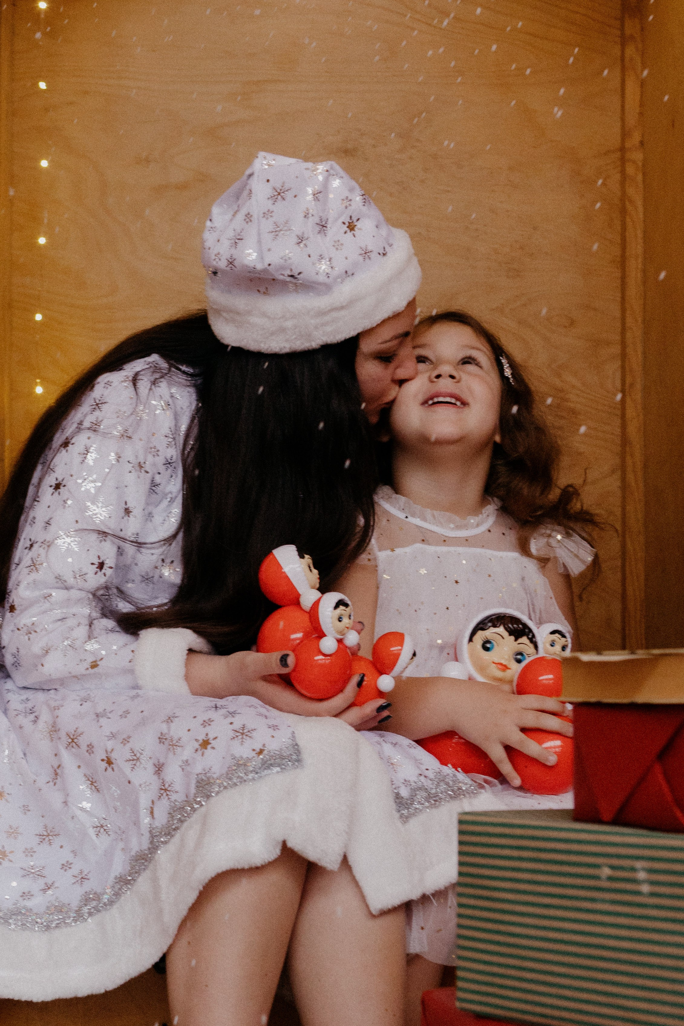 фото мамы и дочки, новогодняя фотосессия в студии