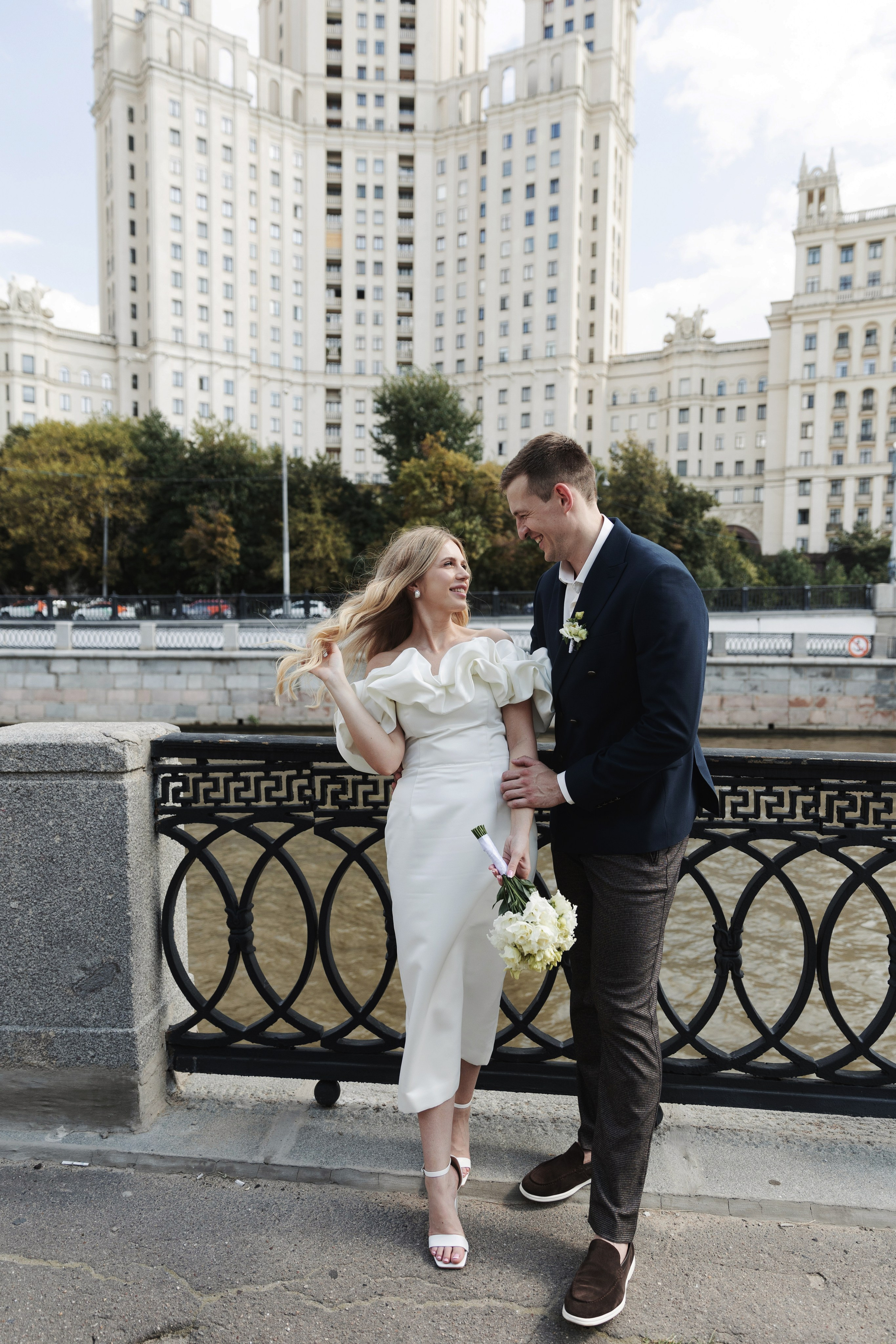 Свадебная фотосессия на Котельнической набережной и в парке Царицыно, Роспись в Шипиловском ЗАГСе. Свадебный фотограф Москва Анастасия Храмова