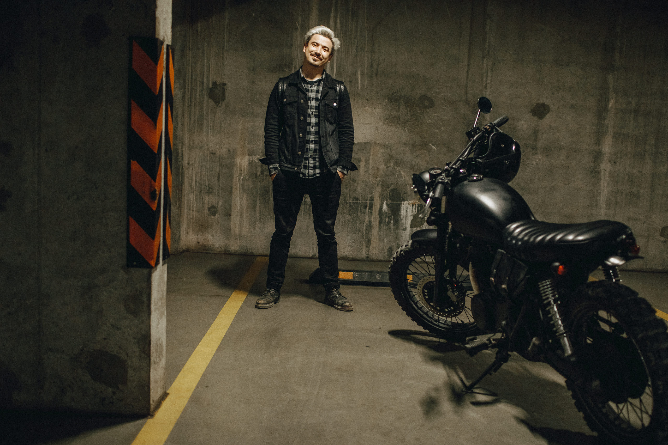 Байкер на парковке. Крым фото, отдых Крым, Севастополь фото, Свадьба фото, Олег Горбатко