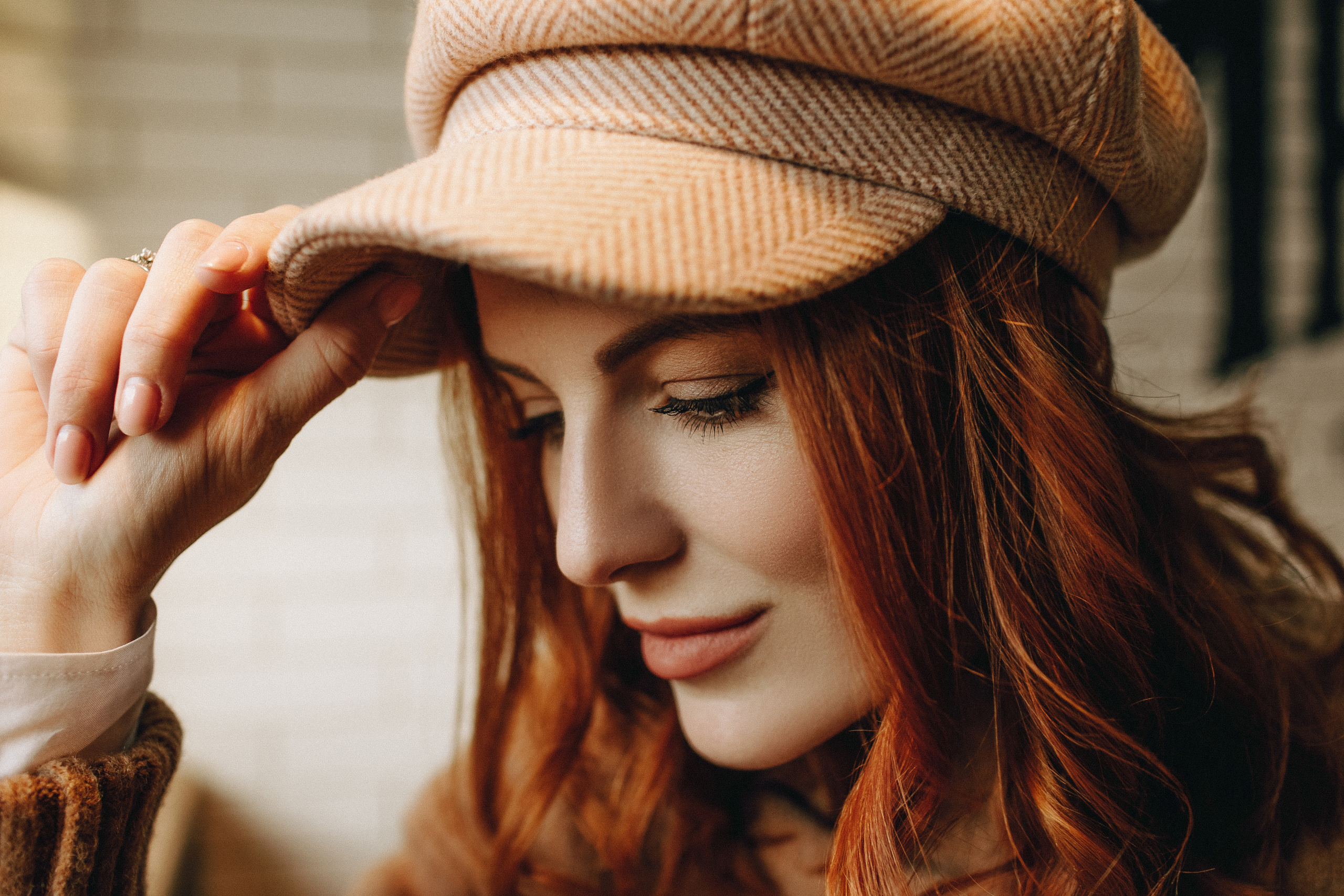 Рыжая девушка в кафе. Крым фото, отдых Крым, Севастополь фото, Свадьба фото, Олег Горбатко