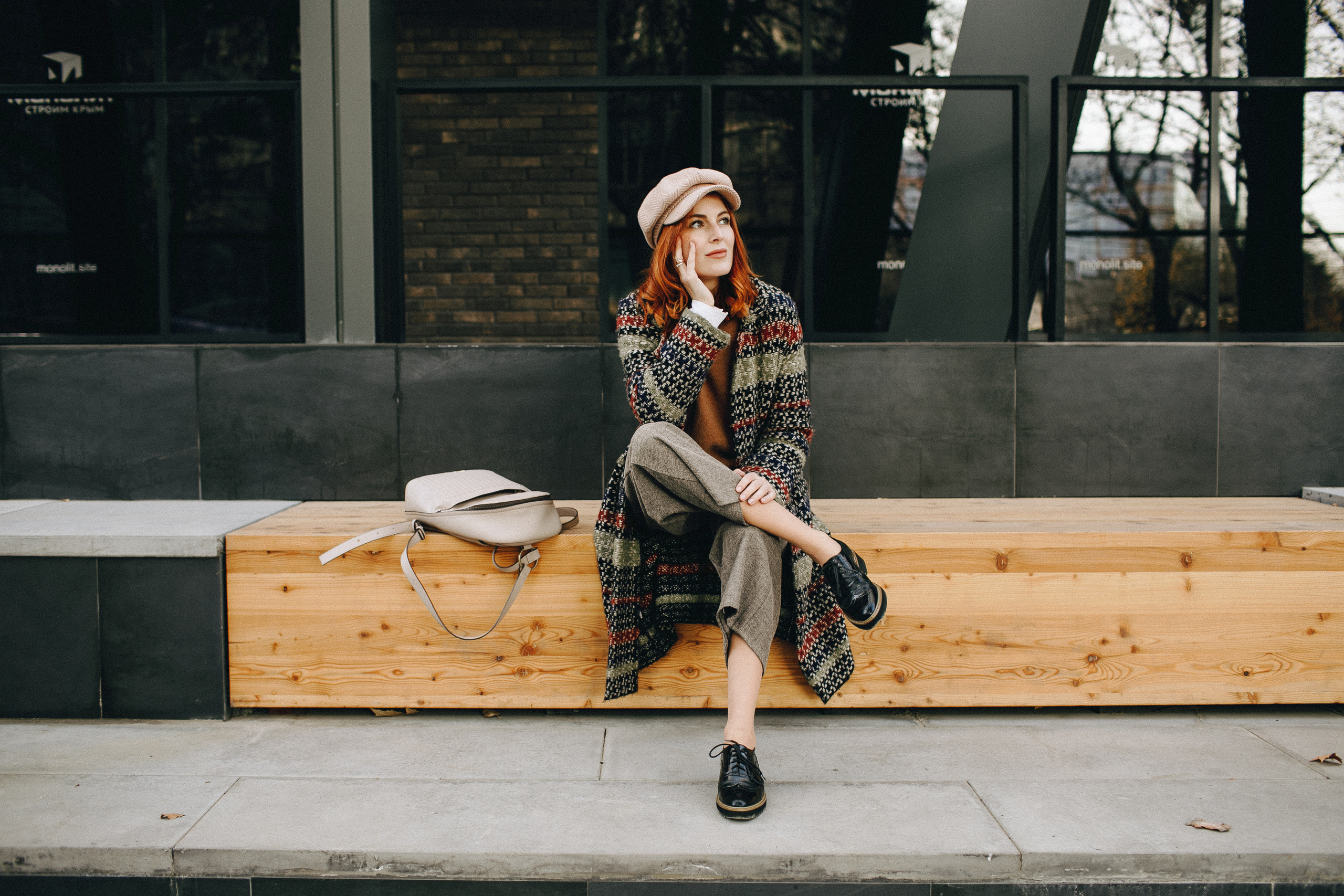 Рыжая девушка в кафе. Крым фото, отдых Крым, Севастополь фото, Свадьба фото, Олег Горбатко