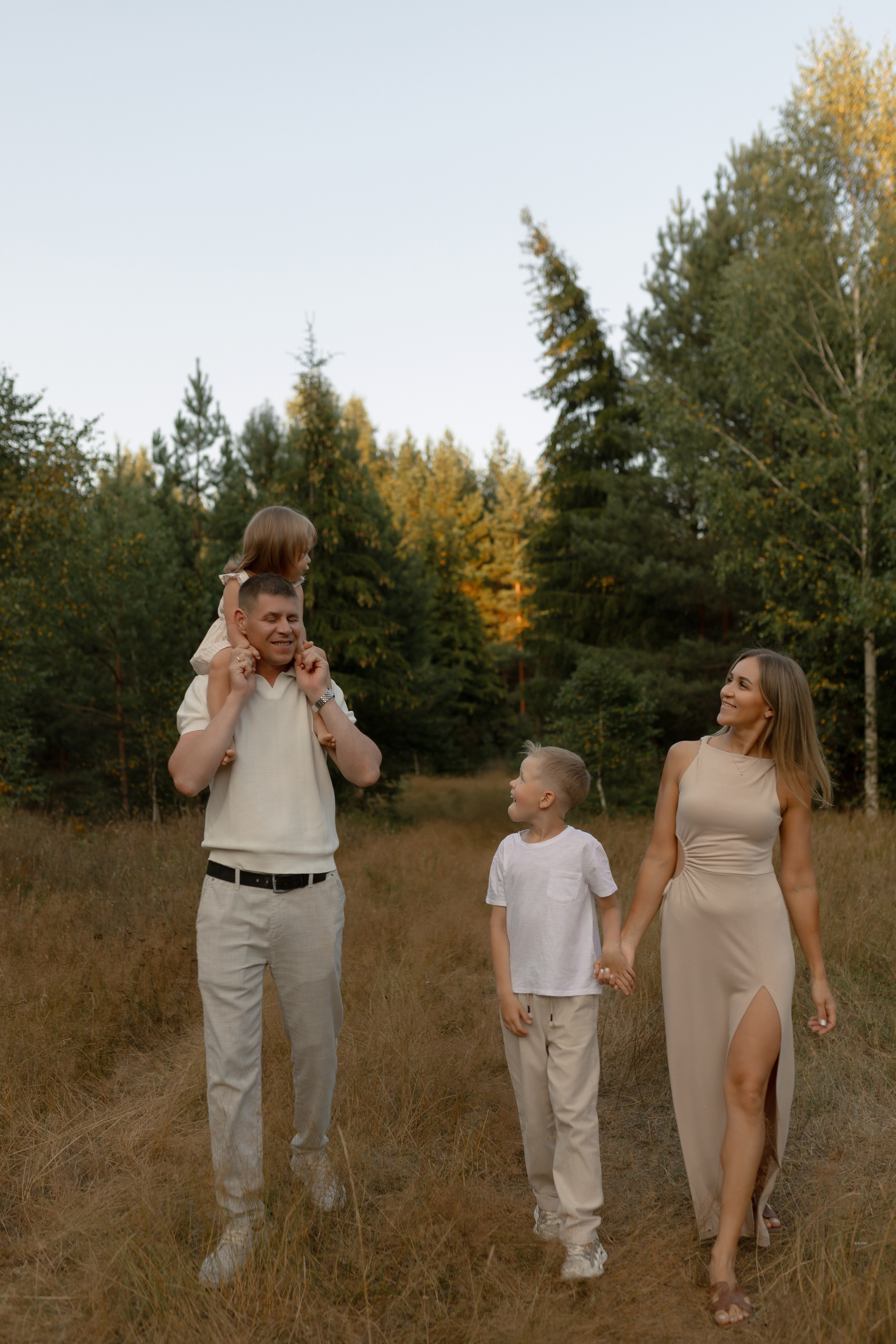 Алексей, Мария, Ваня и Варя. Фотограф Татьяна Семенова