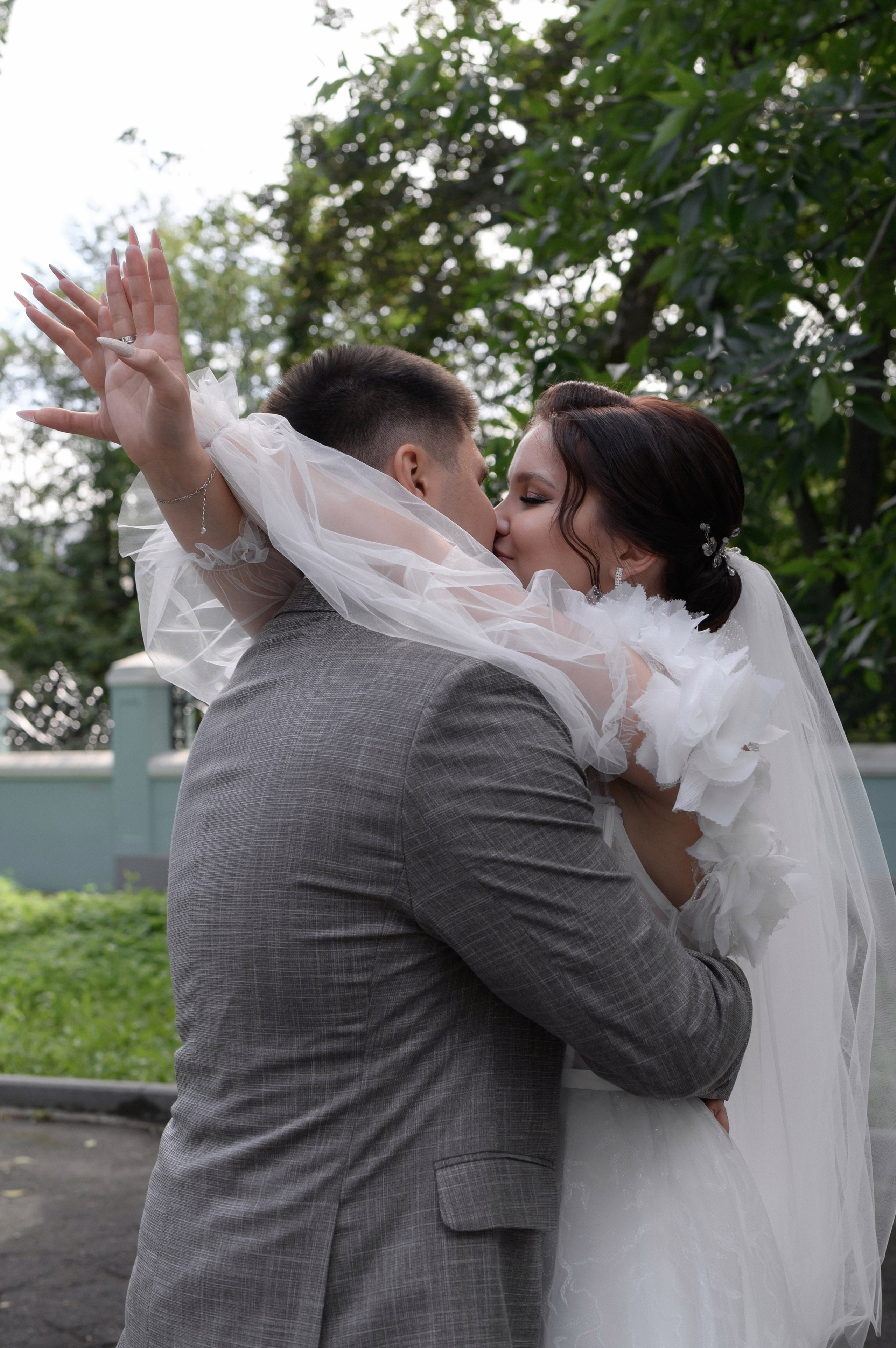 Свадебная фотосессия молодоженов у ЗАГСа свадебный фотограф Николай Коляганов 