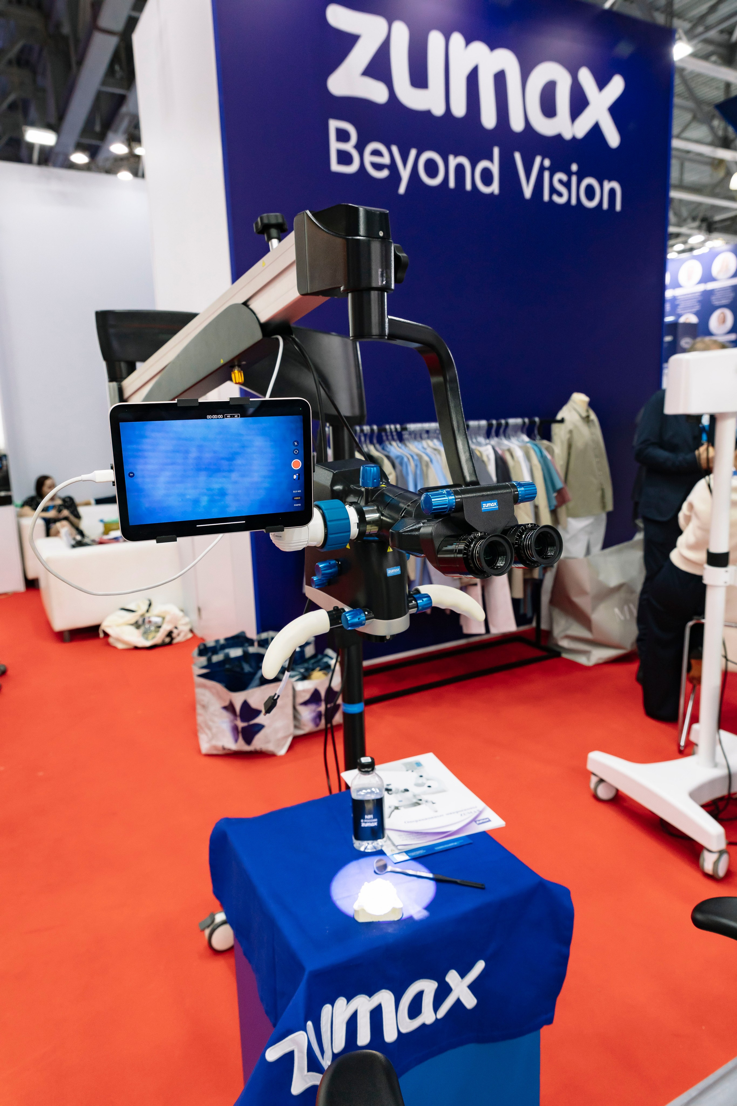 Стоматологическая выставка Dental Salon 2026. Профессиональный фотограф в Москве | Заказать фотосессию и съемку