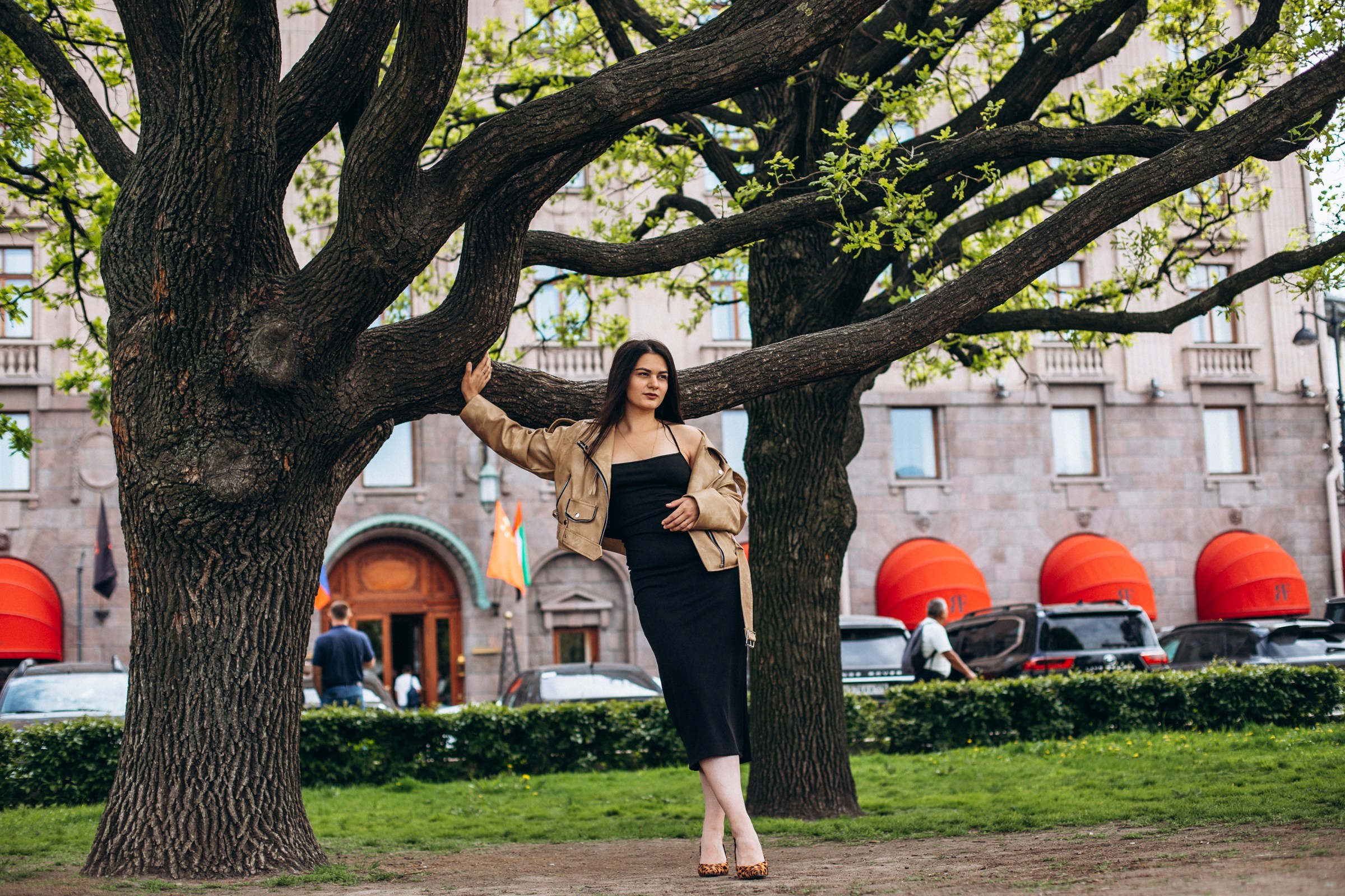 Валерия в мае. Фотопрогулка в Петербурге. Индивидуальный и семейный фотограф в Санкт-Петербурге