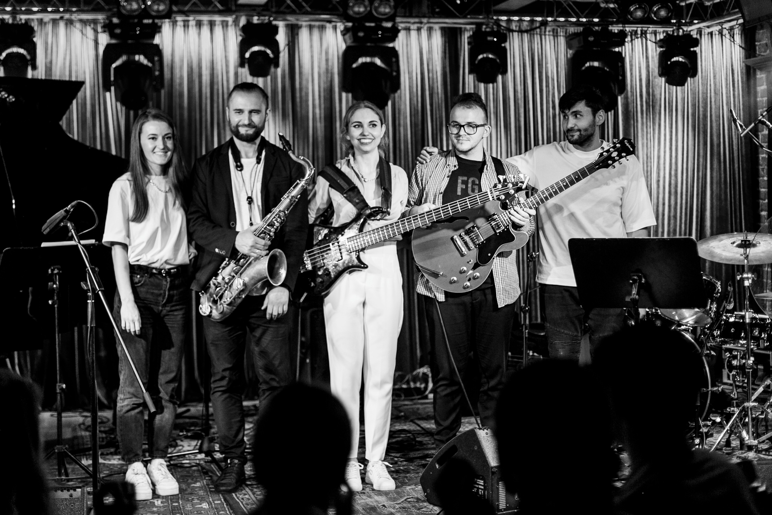 Фотосъемка концерта Дарьи Шорр в клубе Алексея Козлова. Репортажный фотограф Борис Геер