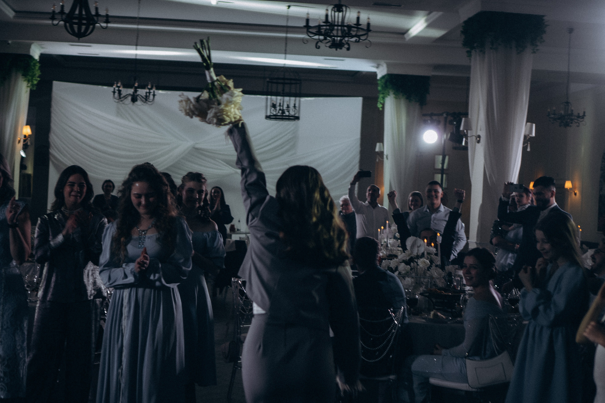 СВАДЕБНАЯ СЬЕМКА СБОРОВ В ОТЕЛЕ И ВЫЕЗД НА ЦЕРЕМОНИЮ (СНЯТО В СИБИРЕ В НИЖНЕВАРТОВСКЕ). Профессиональный фотограф, Санкт-Петербург — Виктория Богомолова