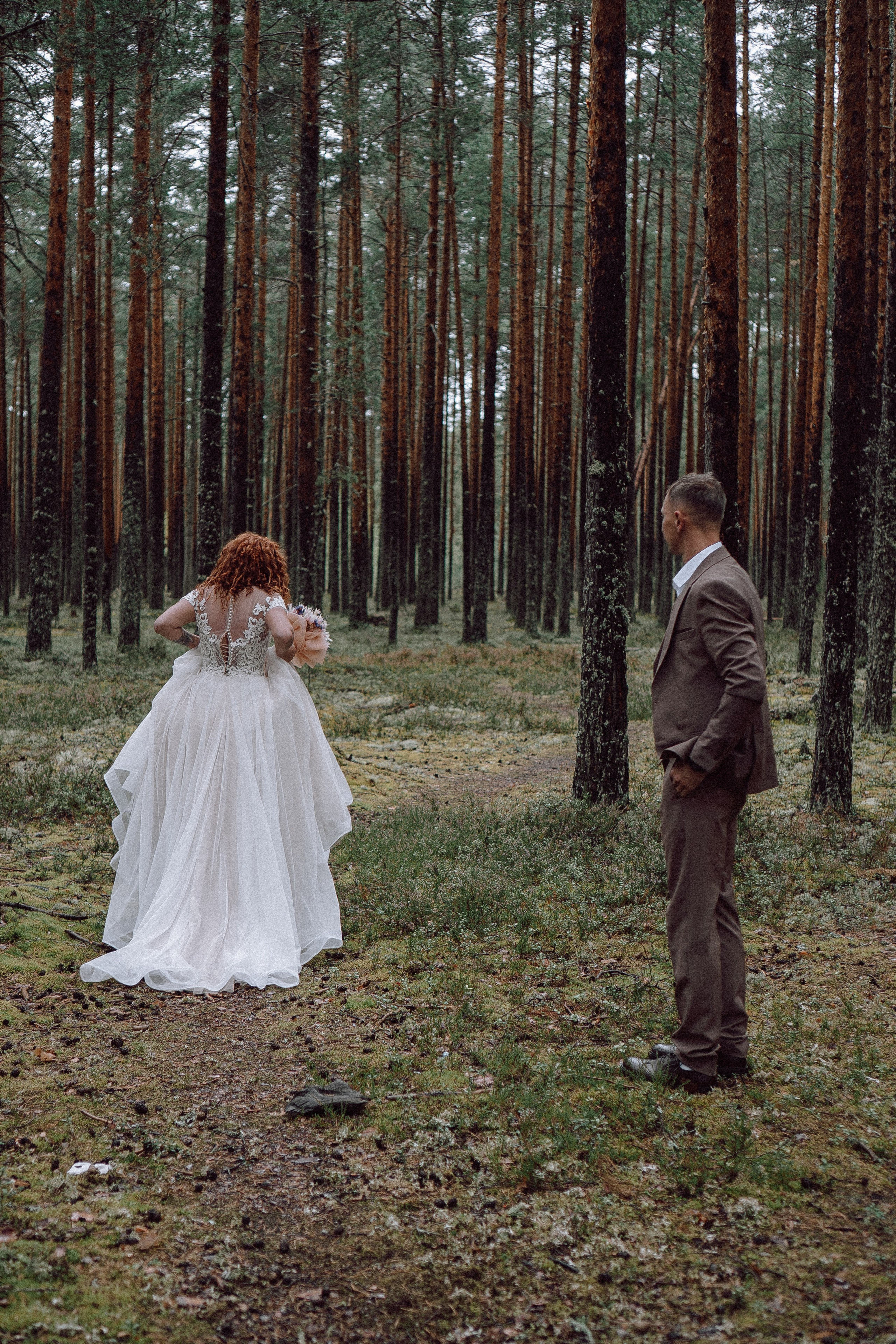 СВАДЕБНАЯ ФОТОСЕССИИЯ ПАРЫ В ГОРОДЕ ПРИОЗЕРСК В СОСНОВОМ ЛЕСУ И С ПИКАПОМ. Профессиональный фотограф, Санкт-Петербург — Виктория Богомолова