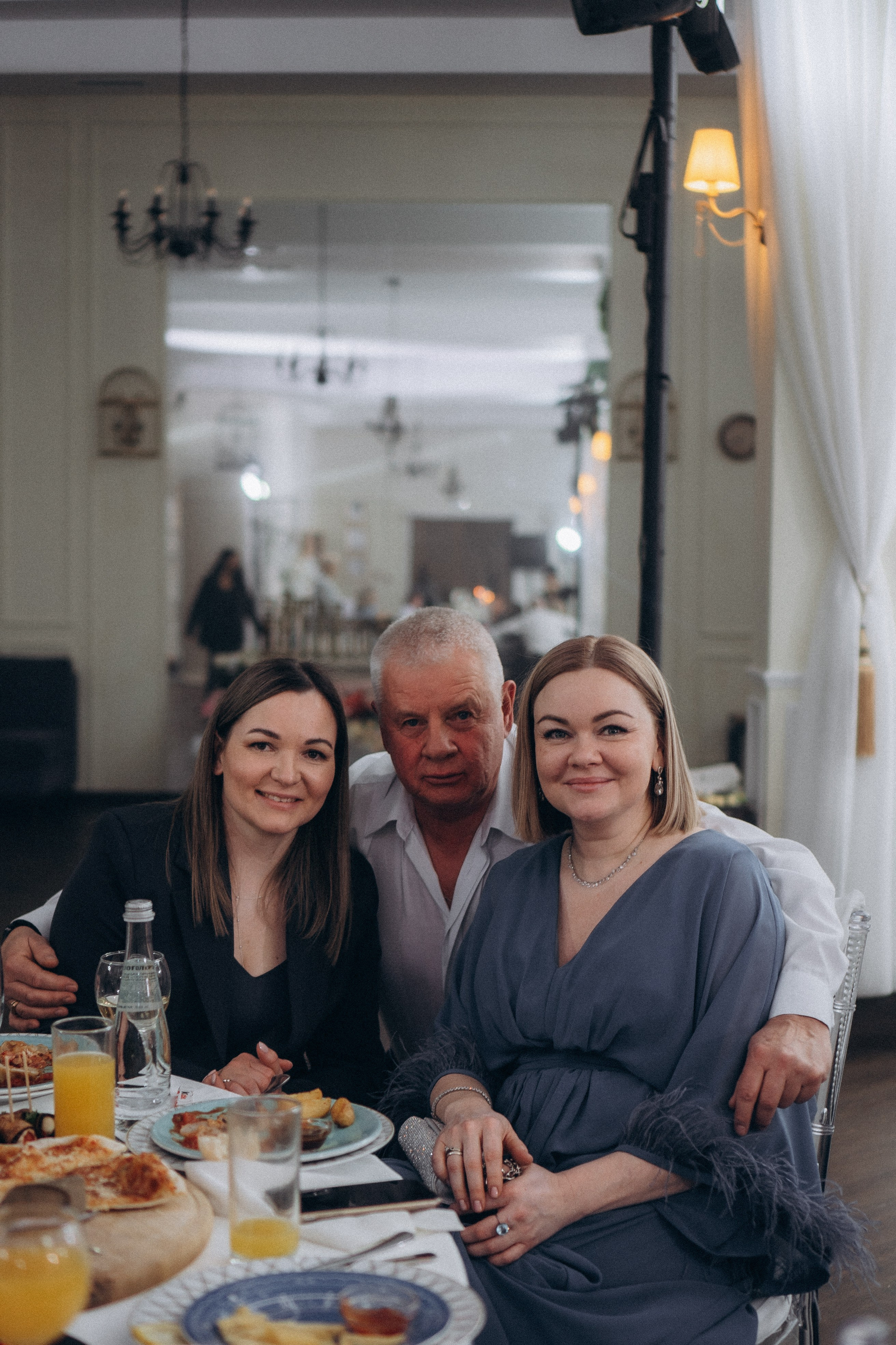 СВАДЕБНАЯ СЬЕМКА СБОРОВ В ОТЕЛЕ И ВЫЕЗД НА ЦЕРЕМОНИЮ (СНЯТО В СИБИРЕ В НИЖНЕВАРТОВСКЕ). Профессиональный фотограф, Санкт-Петербург — Виктория Богомолова