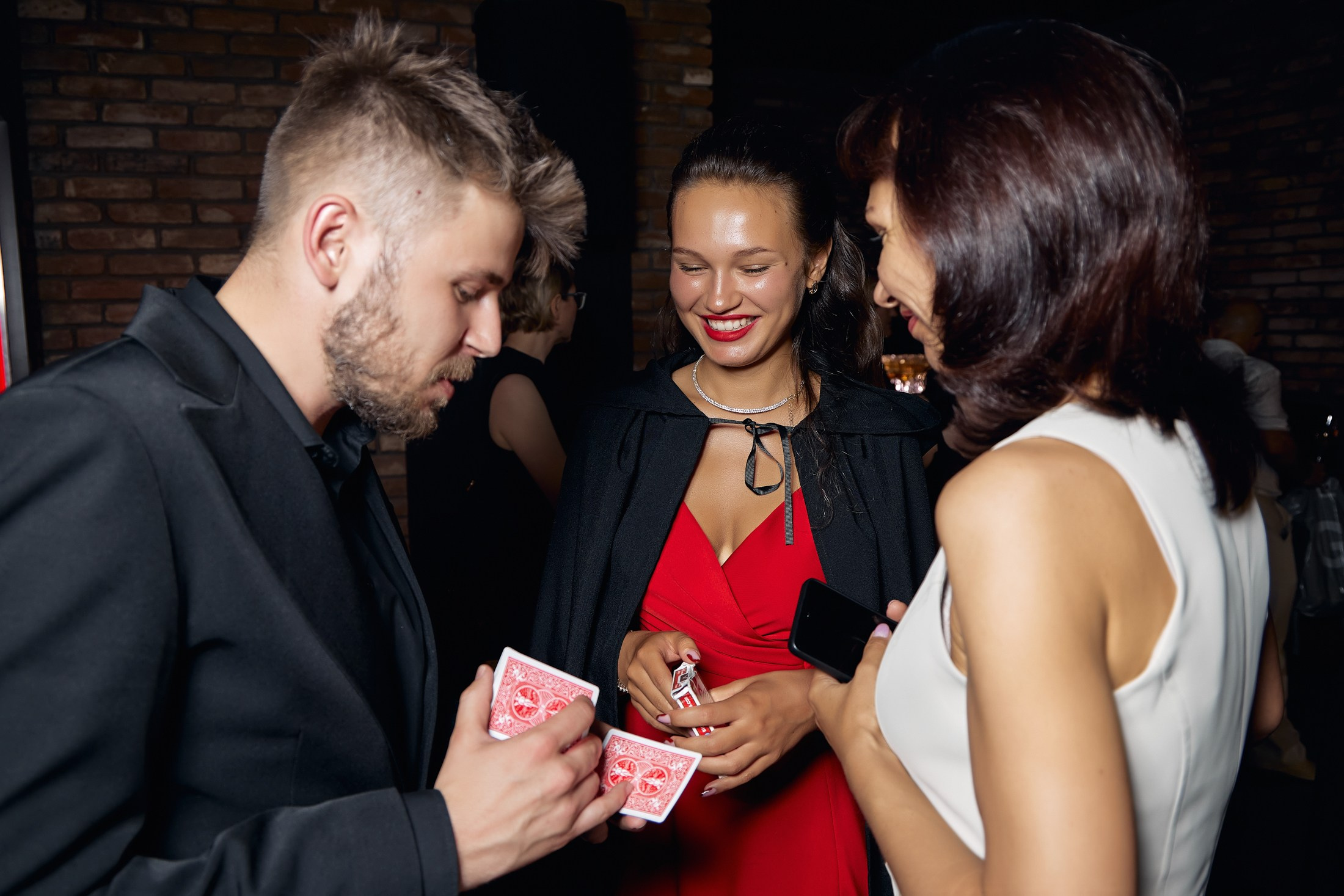 Фотограф на выпускной. Свадебный репортажный и фуд фотограф в Барнауле Гайфулин Виталий