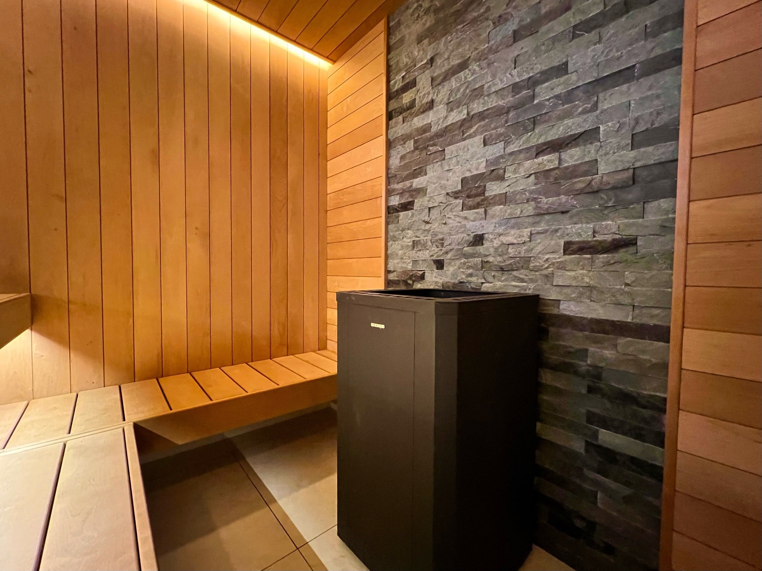 Каменки Ksauna- отечественная новинка в банной индустрии. Стильно и технологично. Сочетается с термоольхой и натуральным камнем. Рекомендуем. SaunaTopMasters