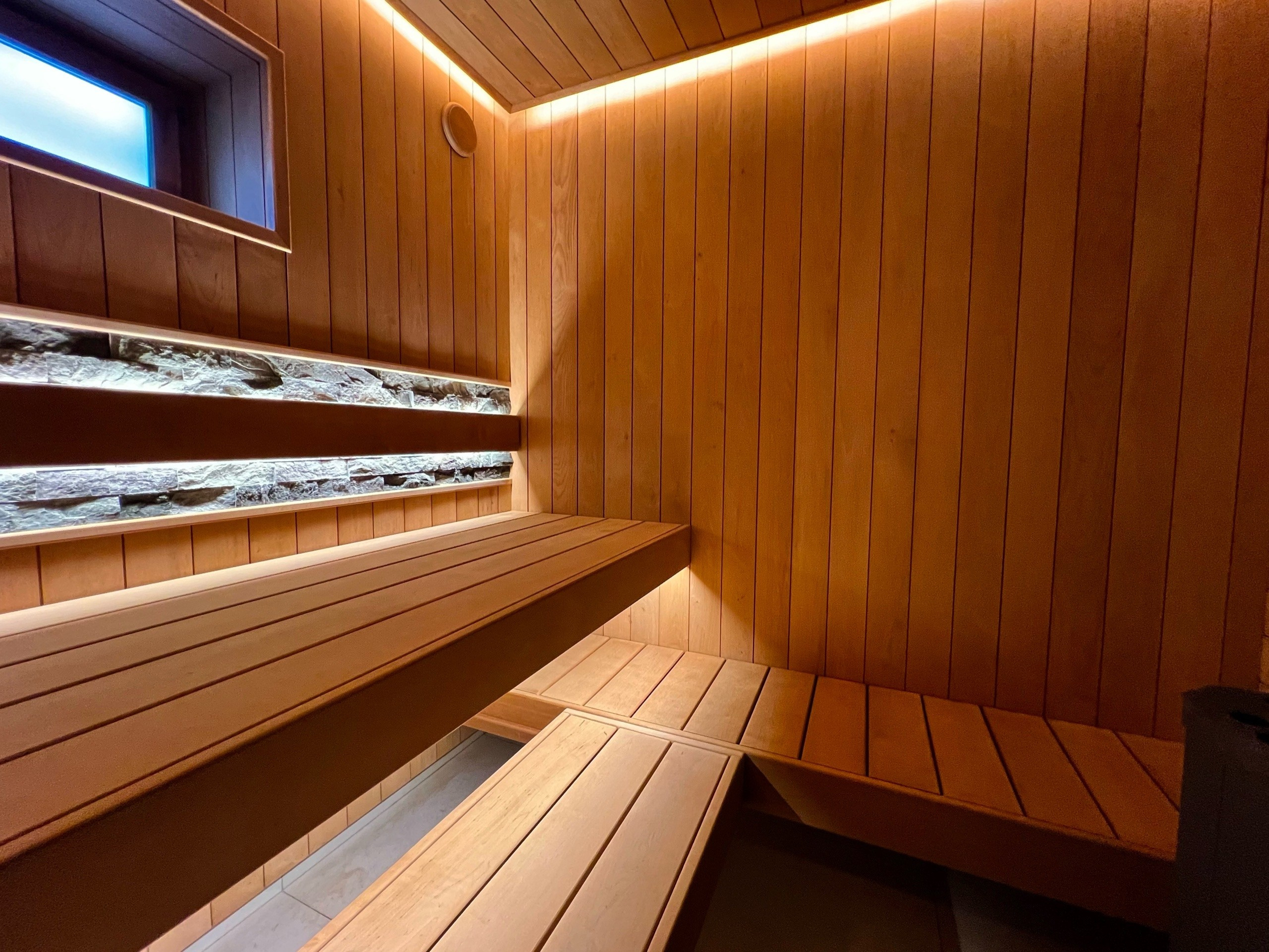 Каменки Ksauna- отечественная новинка в банной индустрии. Стильно и технологично. Сочетается с термоольхой и натуральным камнем. Рекомендуем. SaunaTopMasters