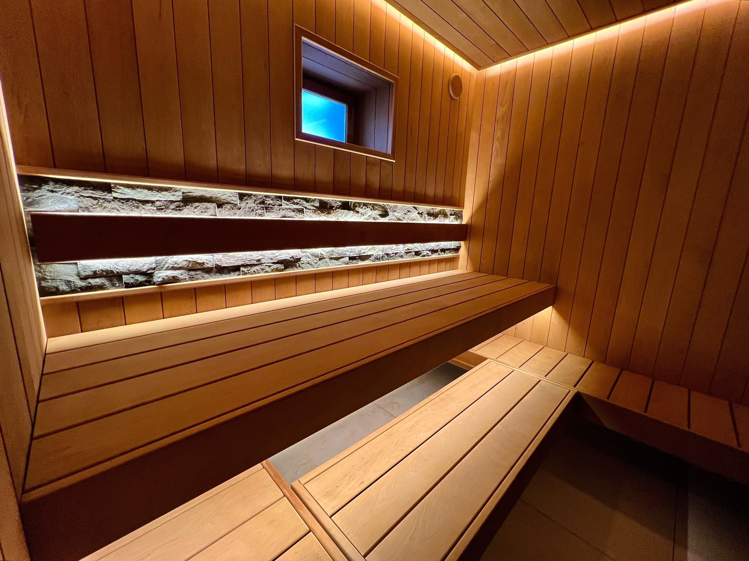 Каменки Ksauna- отечественная новинка в банной индустрии. Стильно и технологично. Сочетается с термоольхой и натуральным камнем. Рекомендуем. SaunaTopMasters