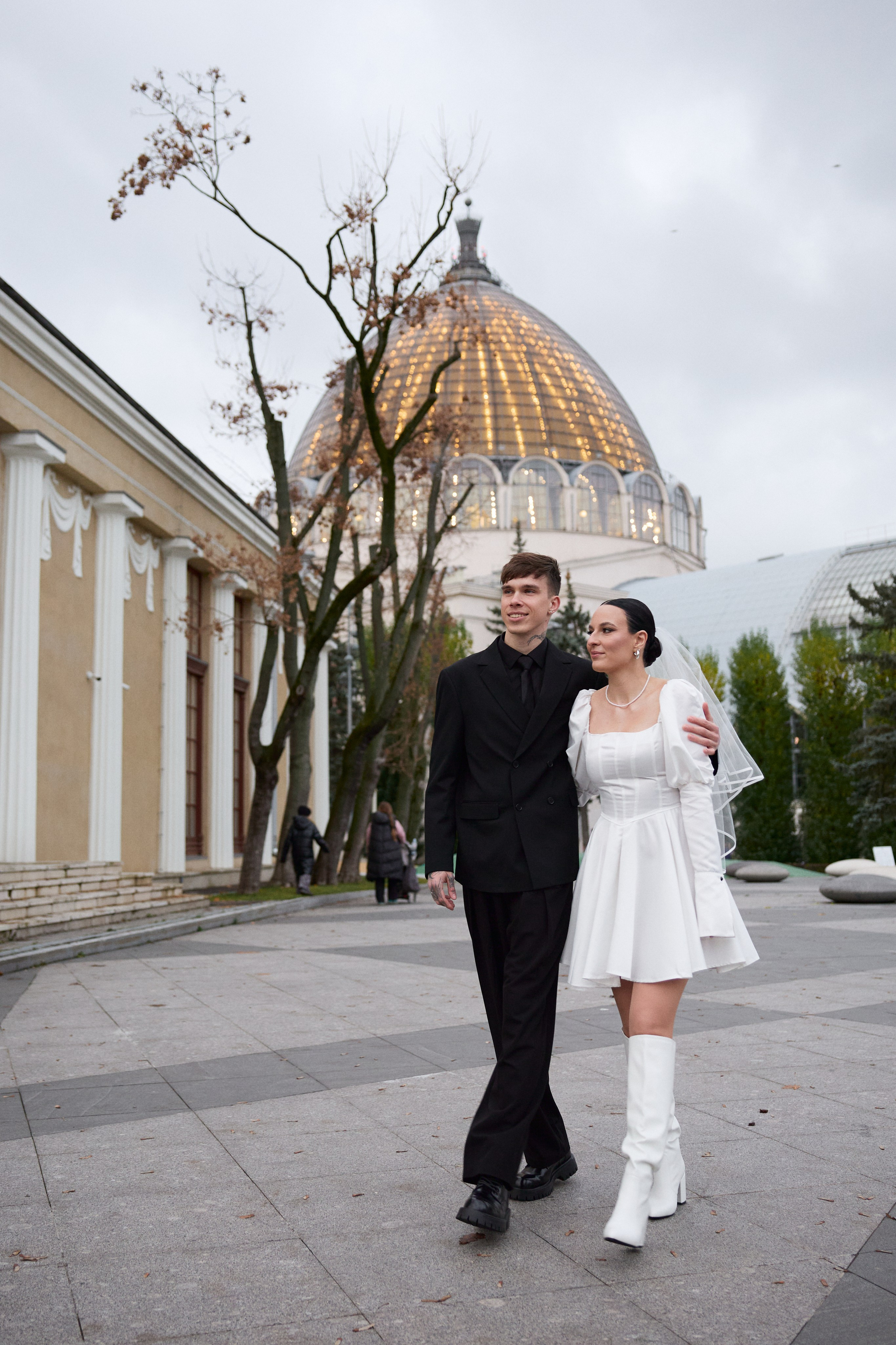 Елизавета и Артем. Роспись ВДНХ. Любовь Юсупова. Фотограф