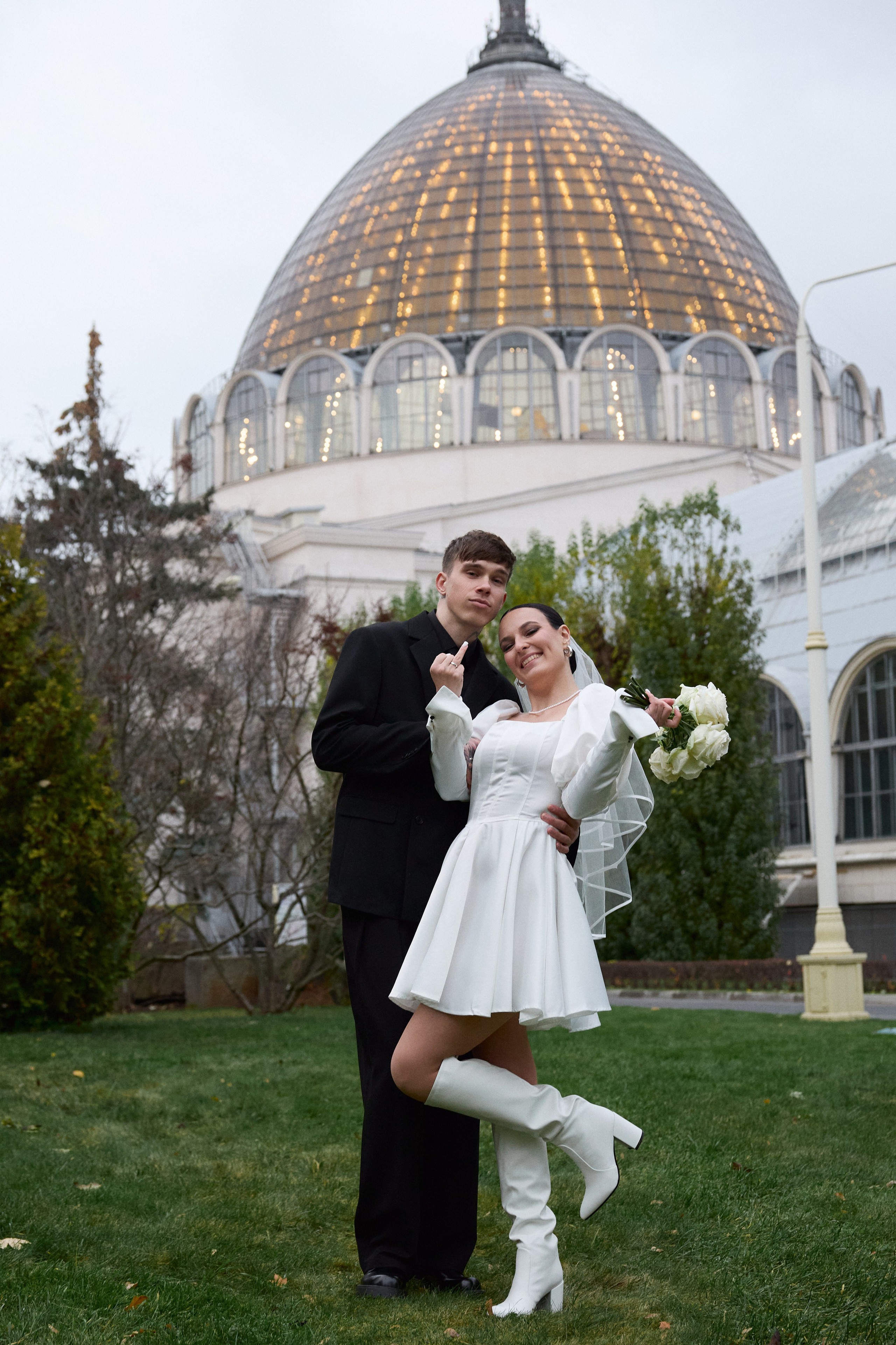 Елизавета и Артем. Роспись ВДНХ. Любовь Юсупова. Фотограф