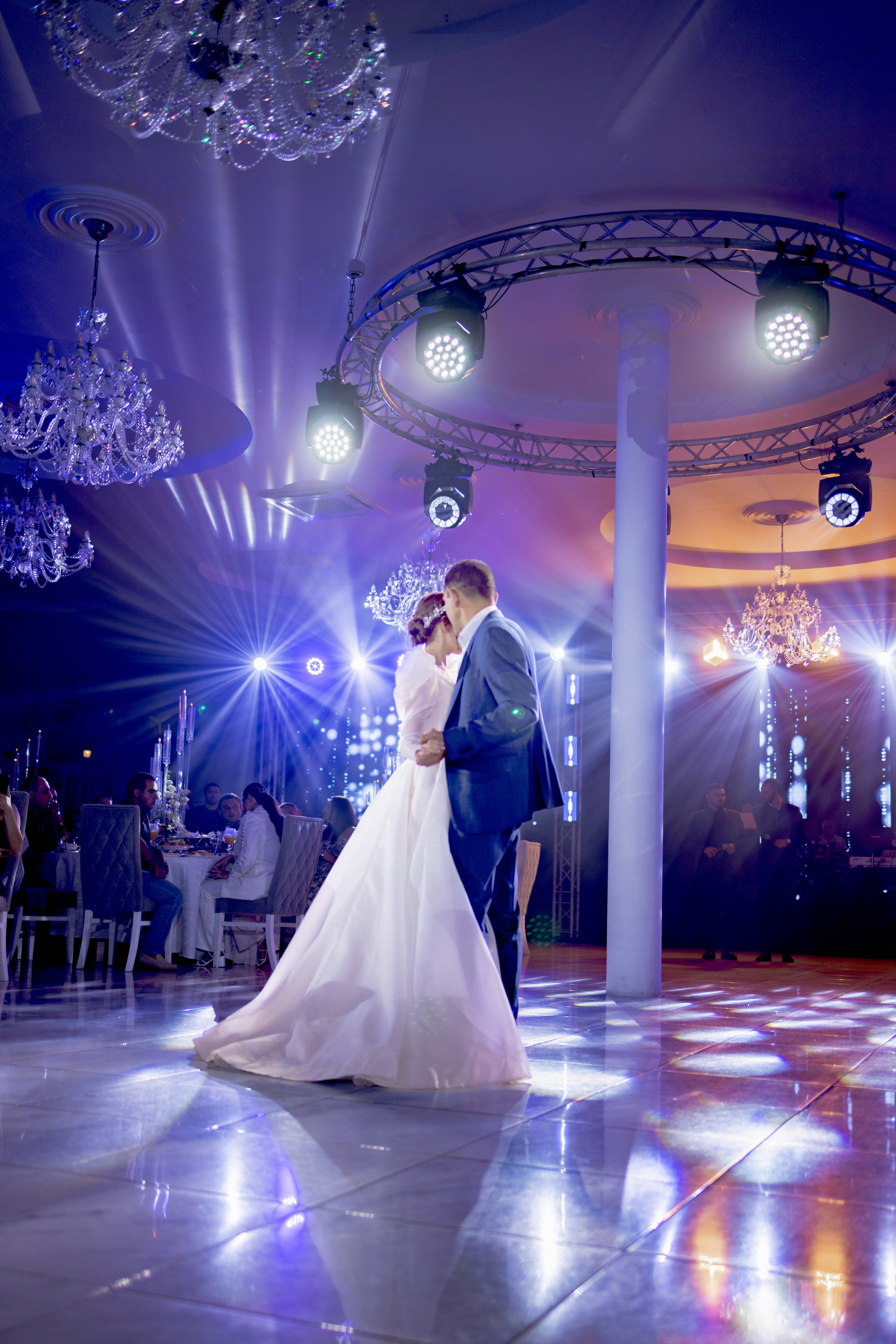 Свадебные съемки. Профессиональный фотограф и видеооператор