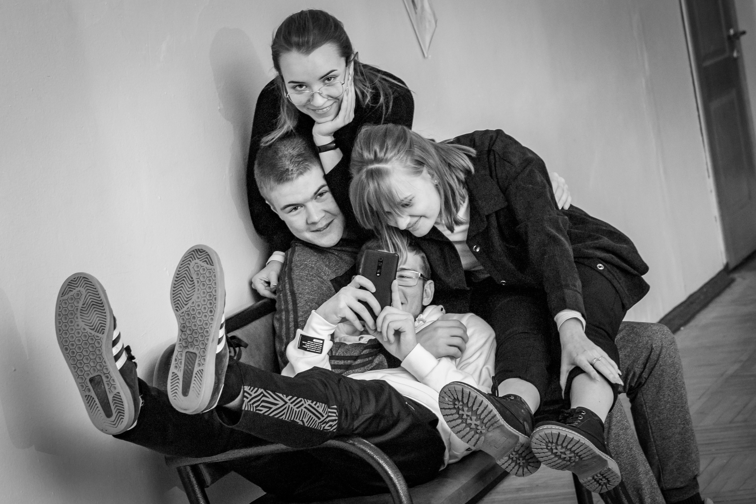 И В ШКОЛЕ ЕСТЬ ЖИЗНЬ. Марина Ушакова. Фотограф. Выпускные альбомы. г. Краснодар