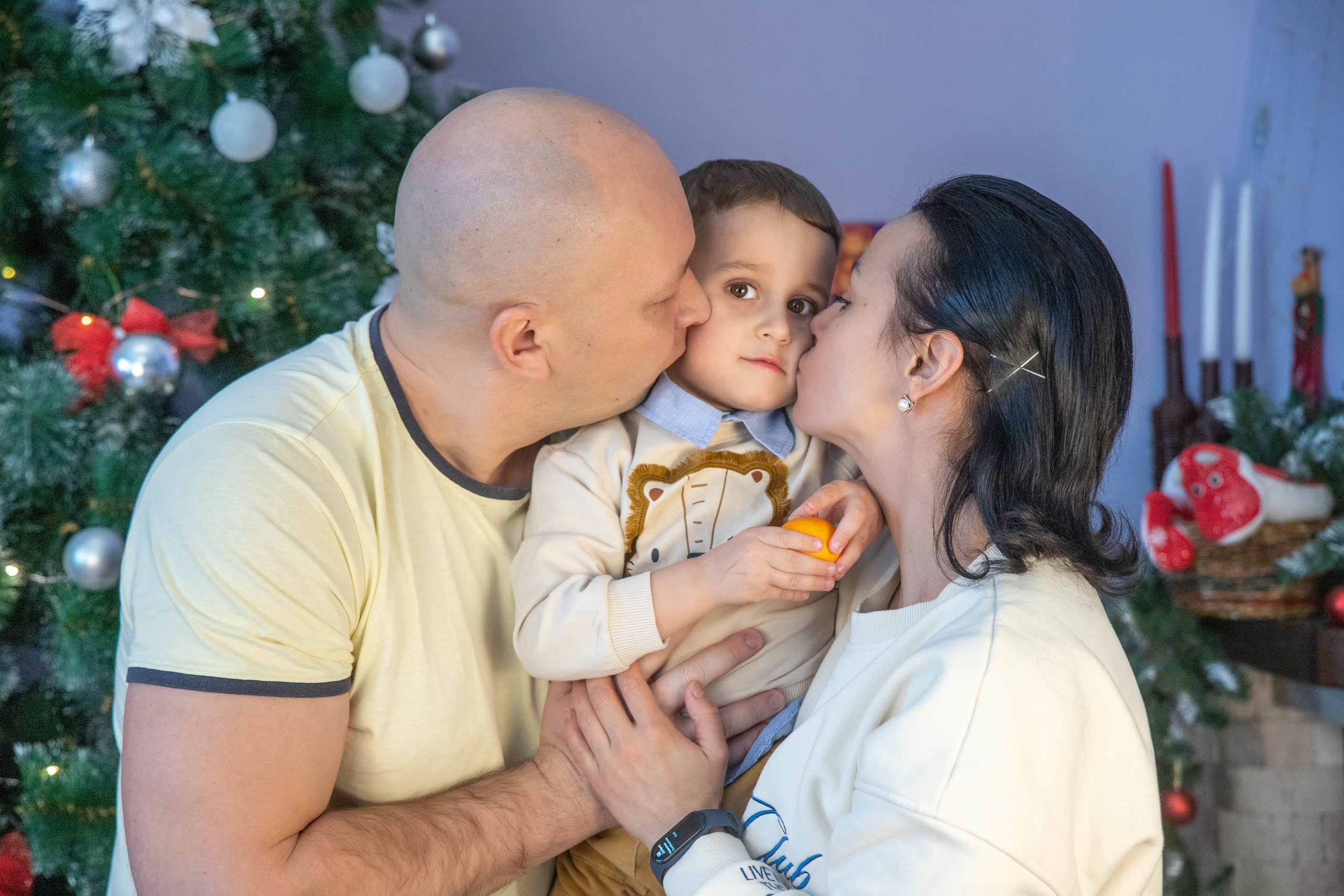 Новогодняя. Дёма и родители. Фотограф Лапочкина Татьяна