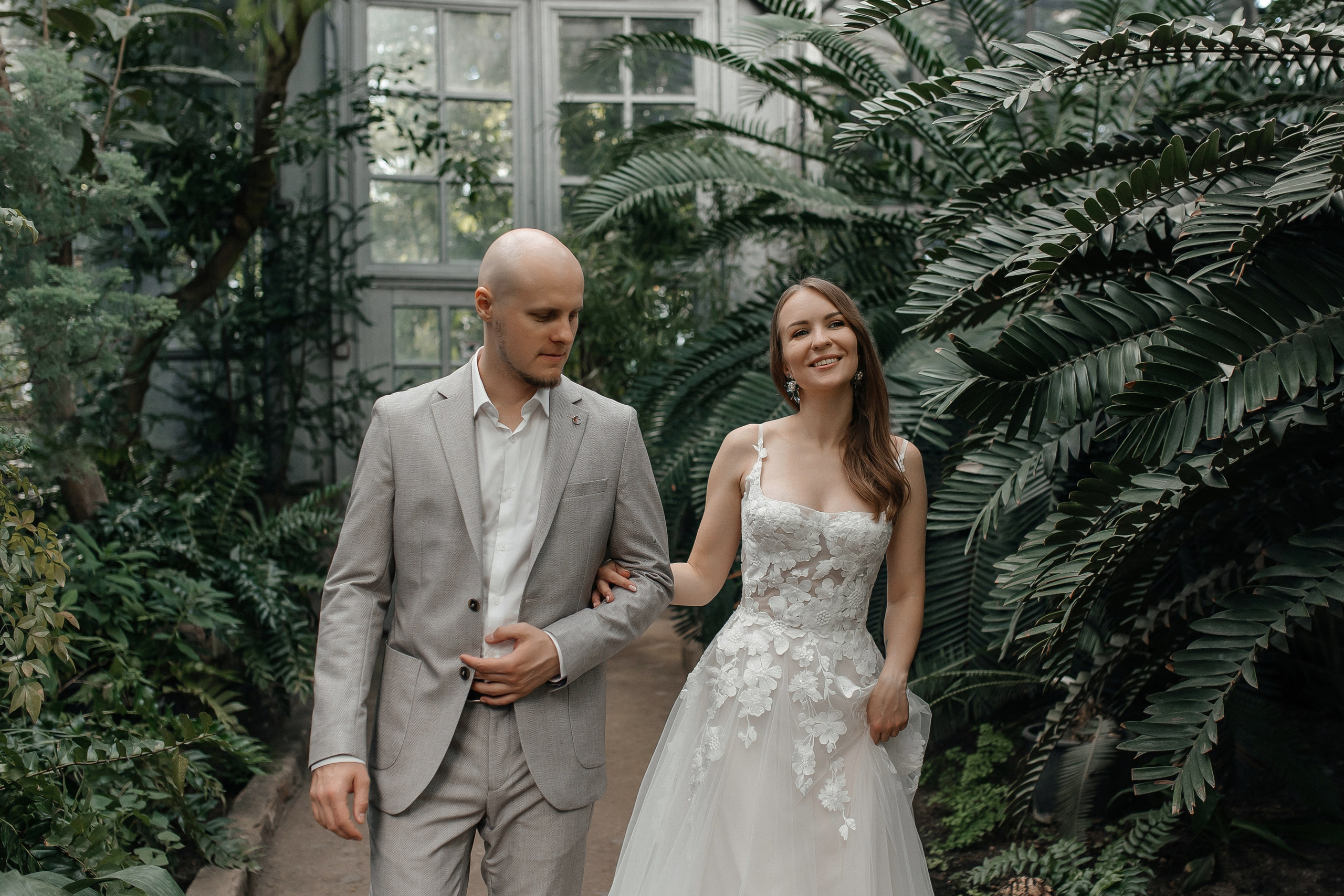 Свадебная фотосессия в Старой фондовой оранжерее Ботанического сада