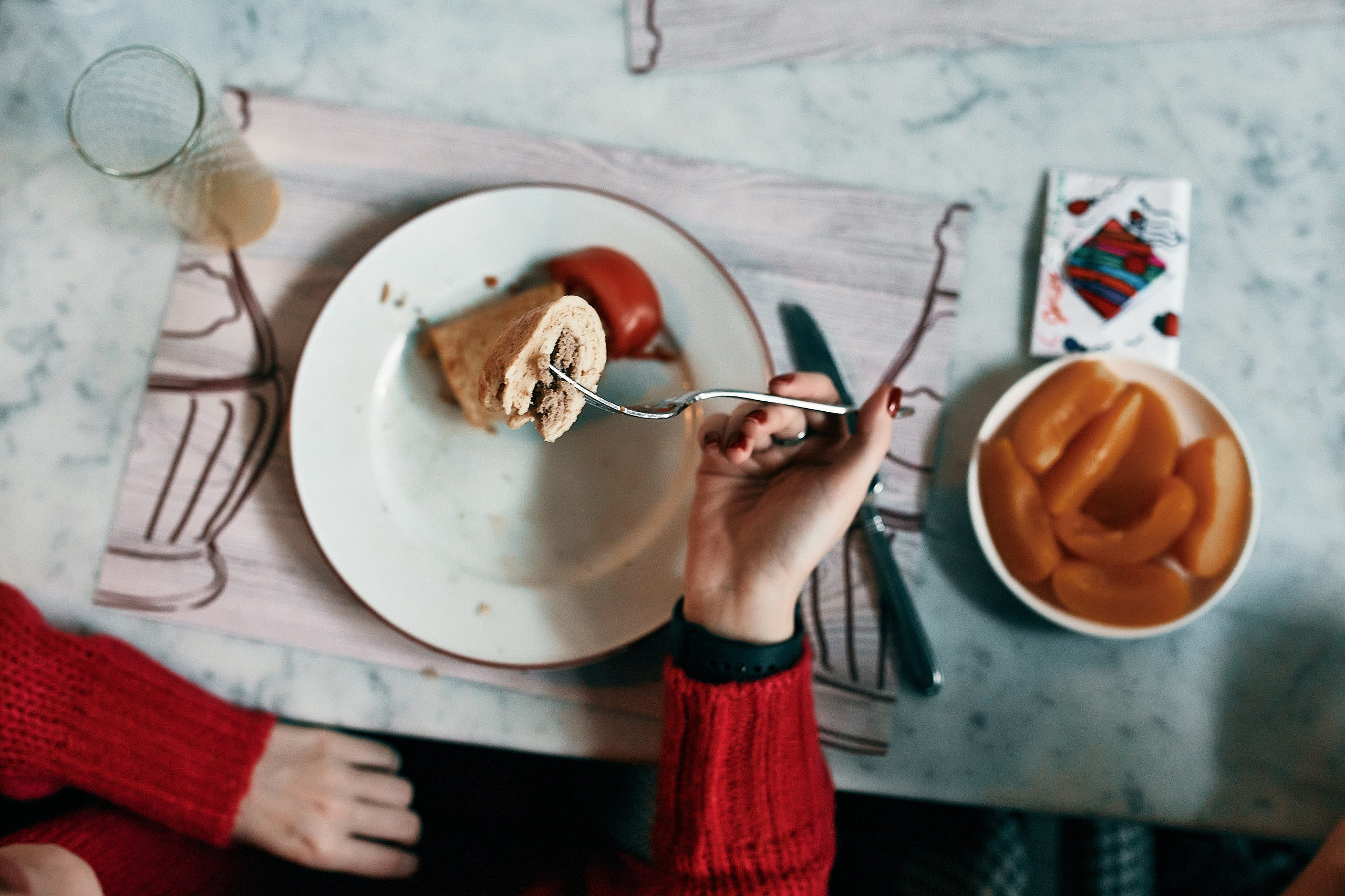 Семейный завтрак. Семейный и репортажной фотограф в Красноярске и Москве Виктор Бабинцев