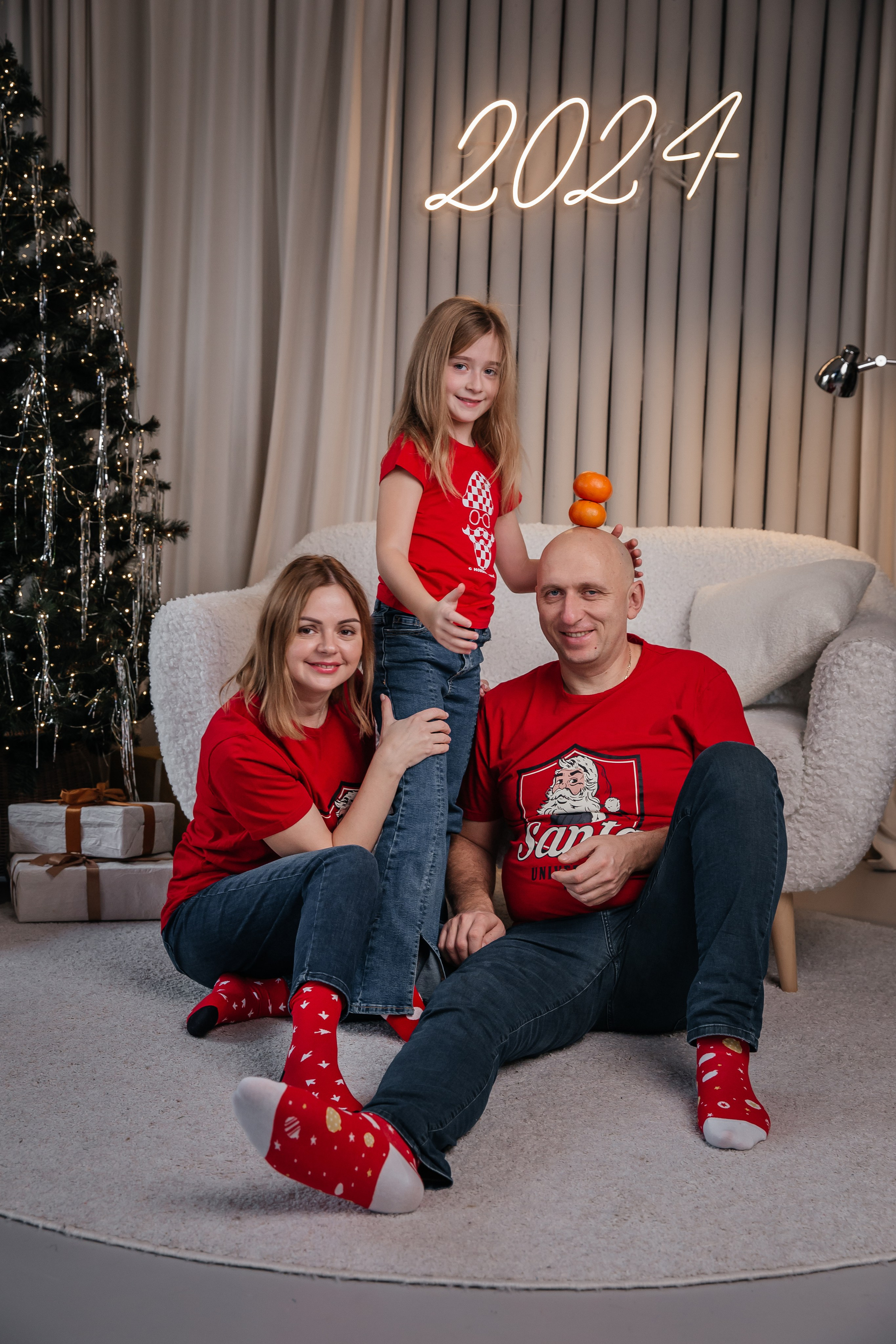 Семейная новогодняя фотосессия. Фотограф Любава Колесник. Выпускные альбомы в Крымском районе