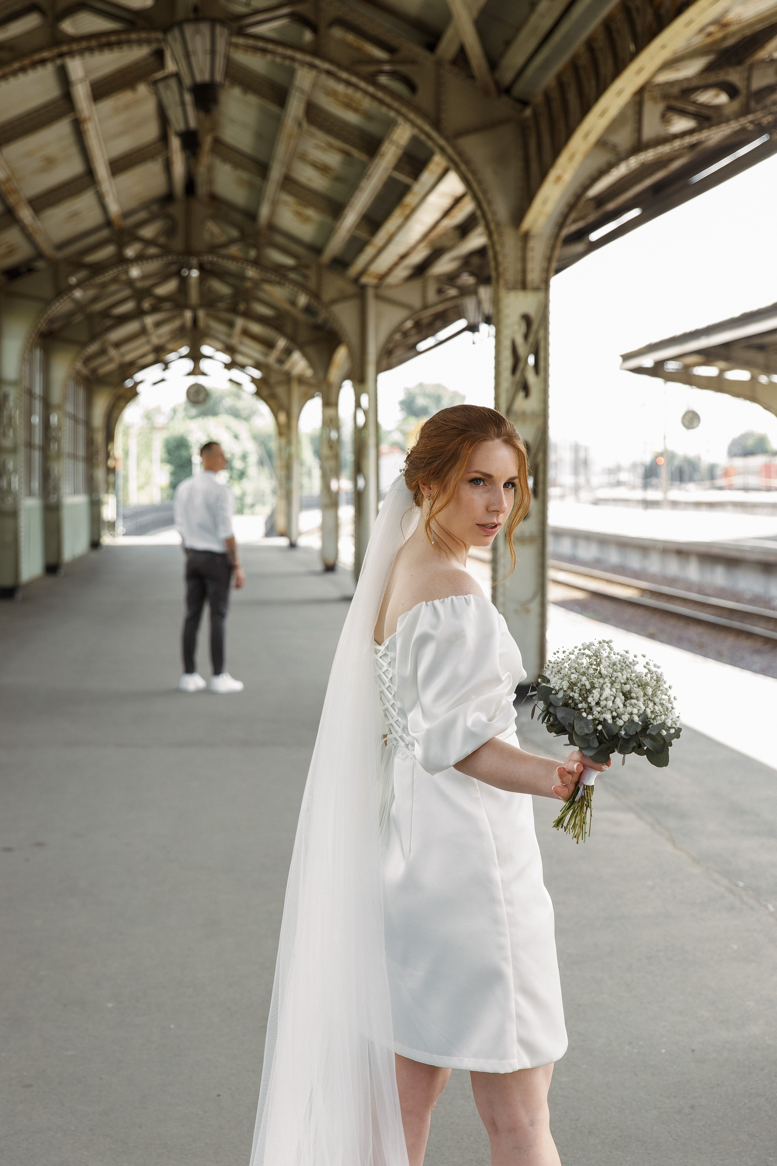 Кристина и Артем — свадебная съемка на Витебском вокзале. Свадебный и портретный фотограф в Санкт-Петербурге Анна Демьянова