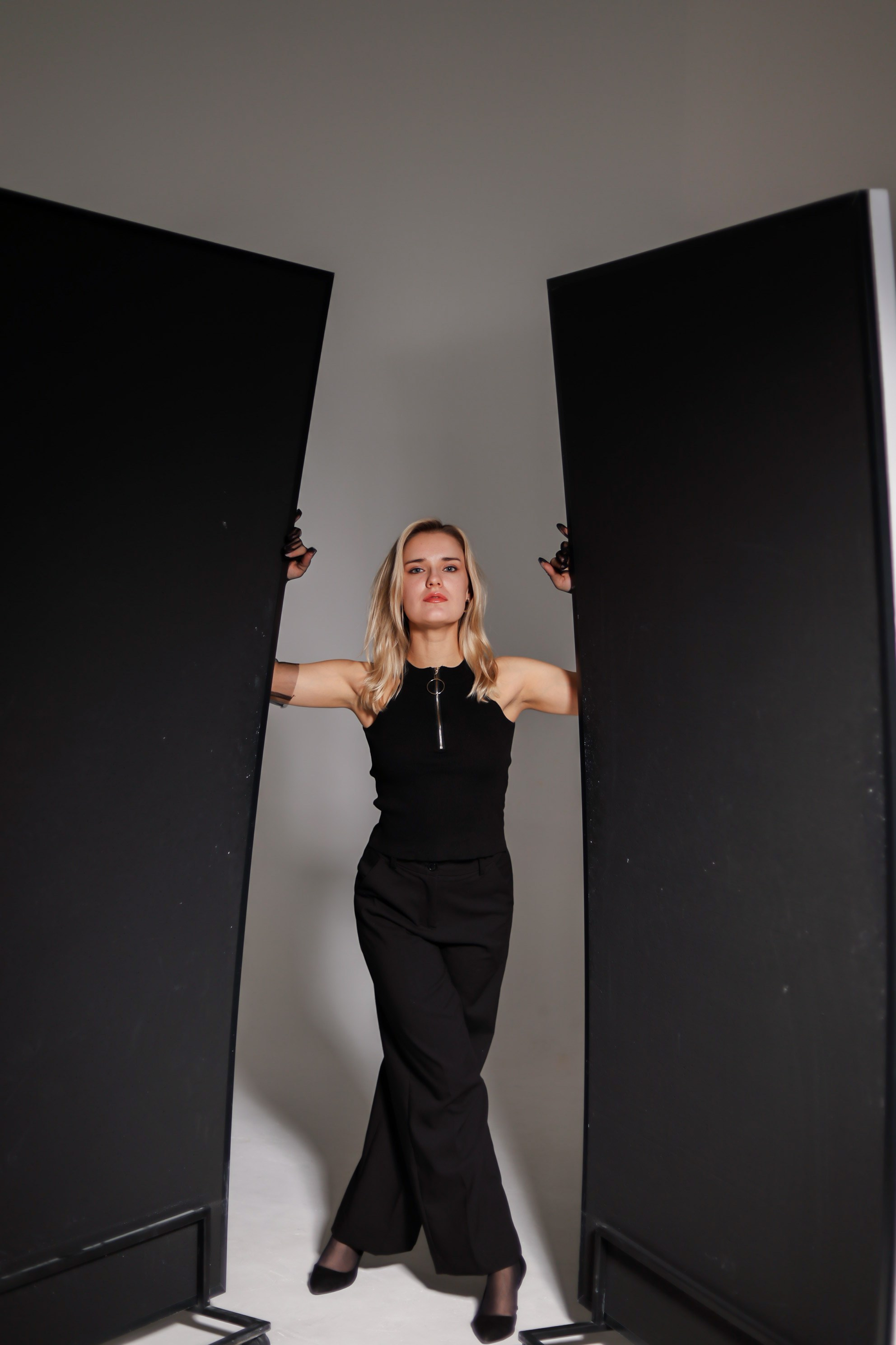 Фотосессия в студии Новотроицк Орск Недорого. Женский фотограф в Орске Новотроицке Динара Долганова