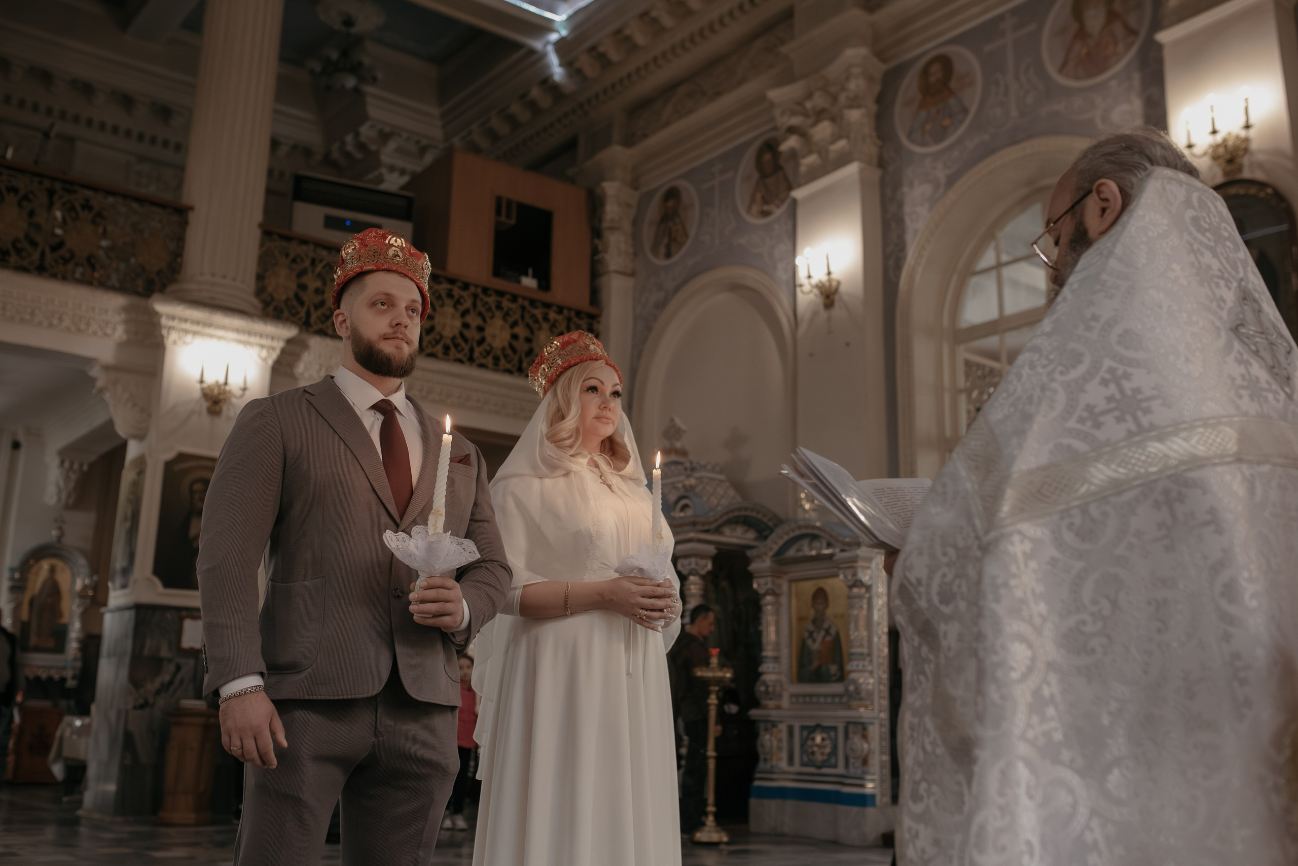 Осеннее венчание в Успенском соборе Ташкента. Фотограф на Крещение и Венчание в Ташкенте