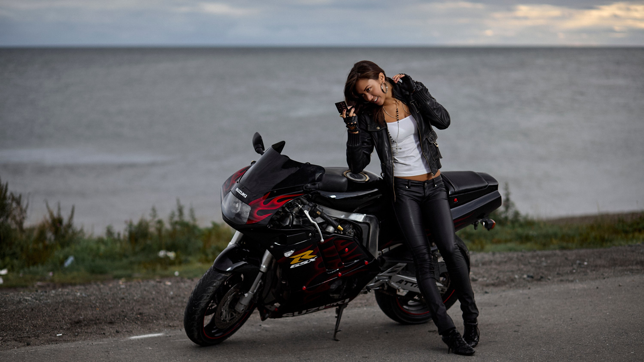 Парень, девушка, байк. Фотограф Андрей Серенков