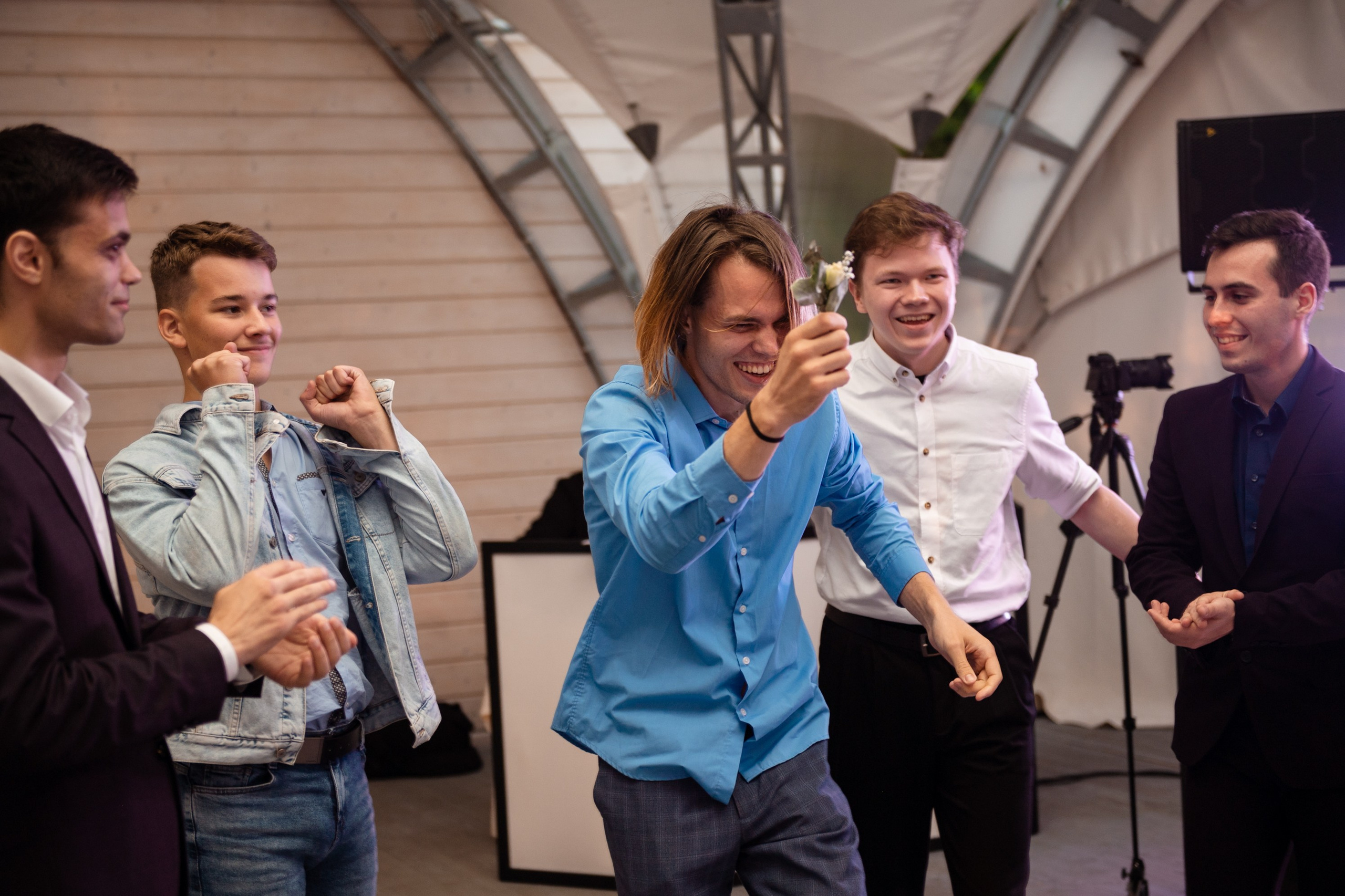 Весь день под дождем, вечером закат на озере. Свадебный и семейный фотограф София Невская