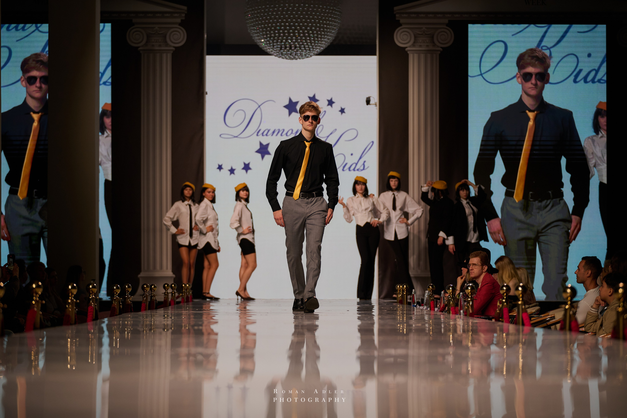 ESTET FASHION WEEK ВЕСНА — 2025. Фотограф Роман Адлер