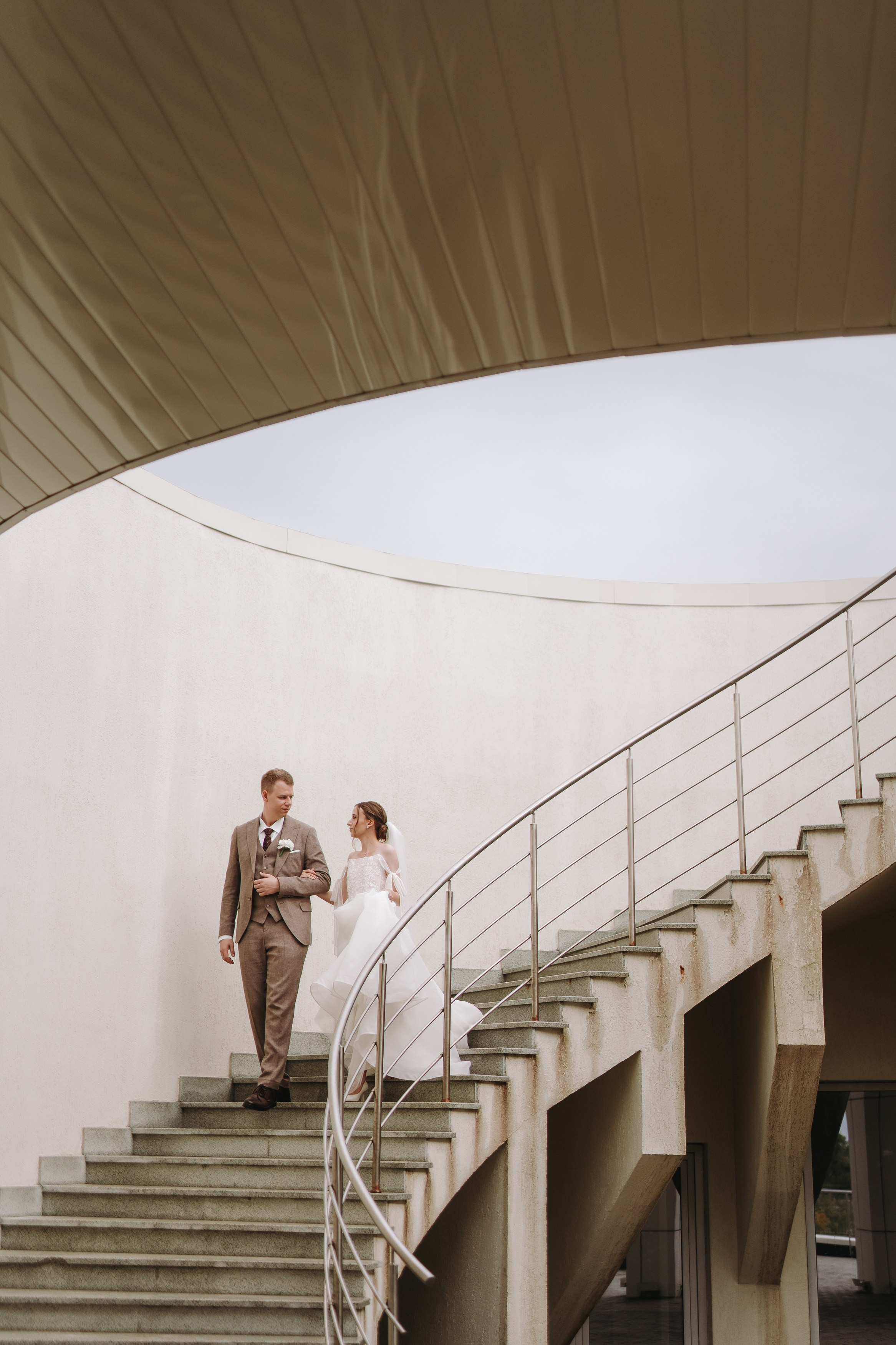 БАНКЕТНЫЙ ЗАЛ ТОРТУГА, ВЕДУЩИЙ АНДРЕЙ ОГНЕВ