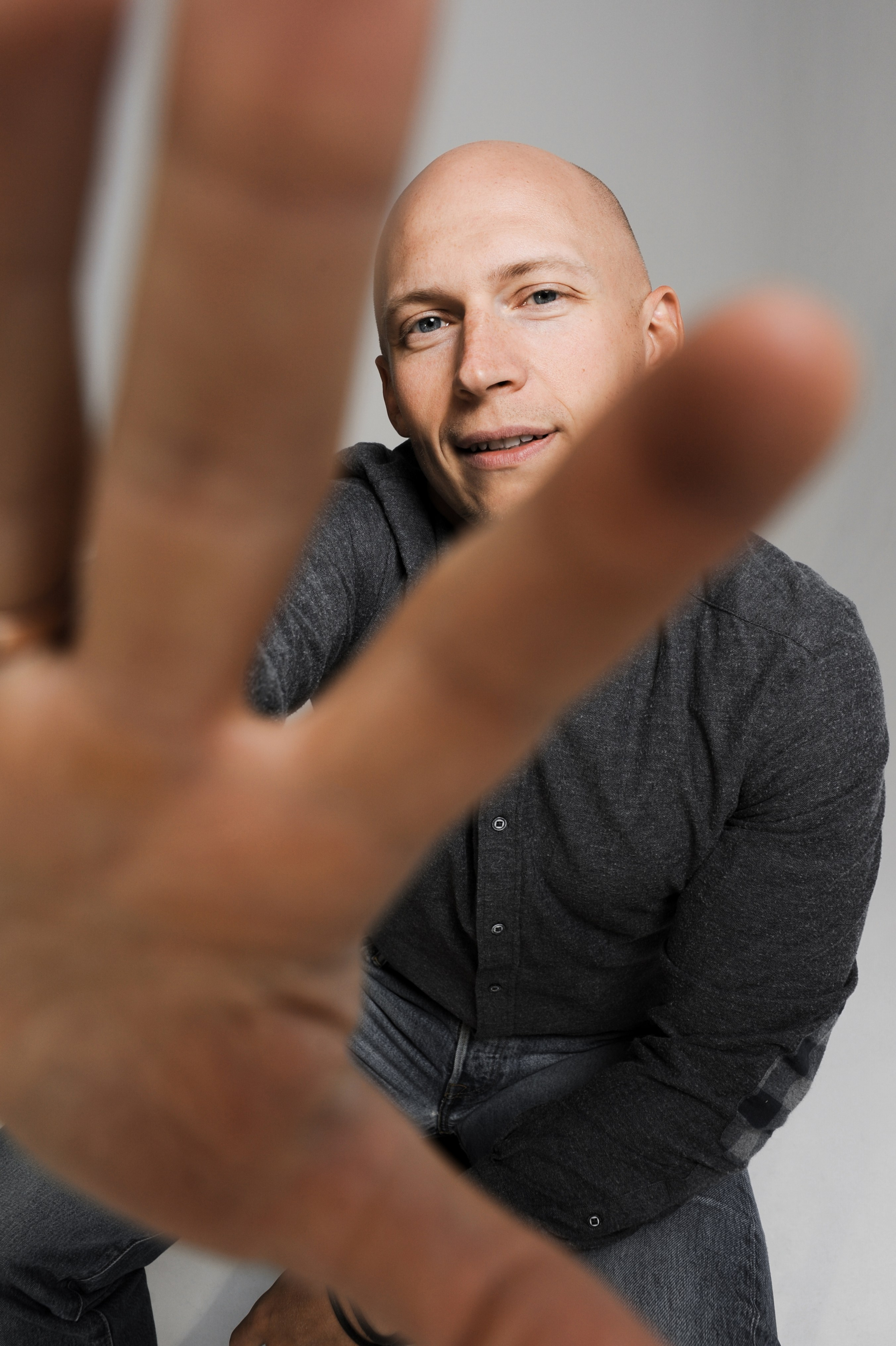 Минималистичная новогодняя семейная съемка. Фотограф в Екатеринбурге Артём Зайнетдинов