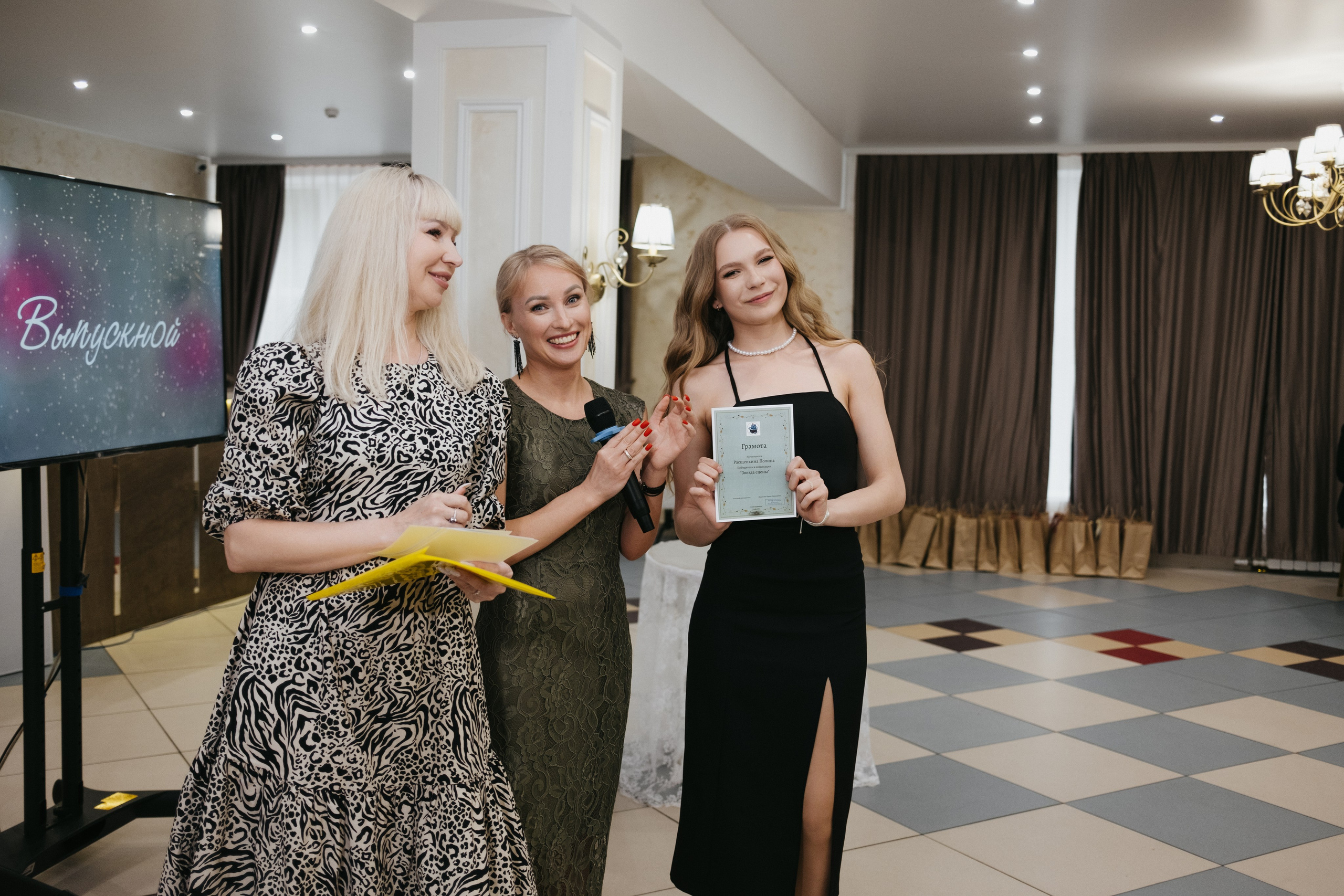 Выпускной 11 класс школы № 30. Свадебный и репортажной фотограф Денис Ожигин в Краснодаре и Краснодарском крае