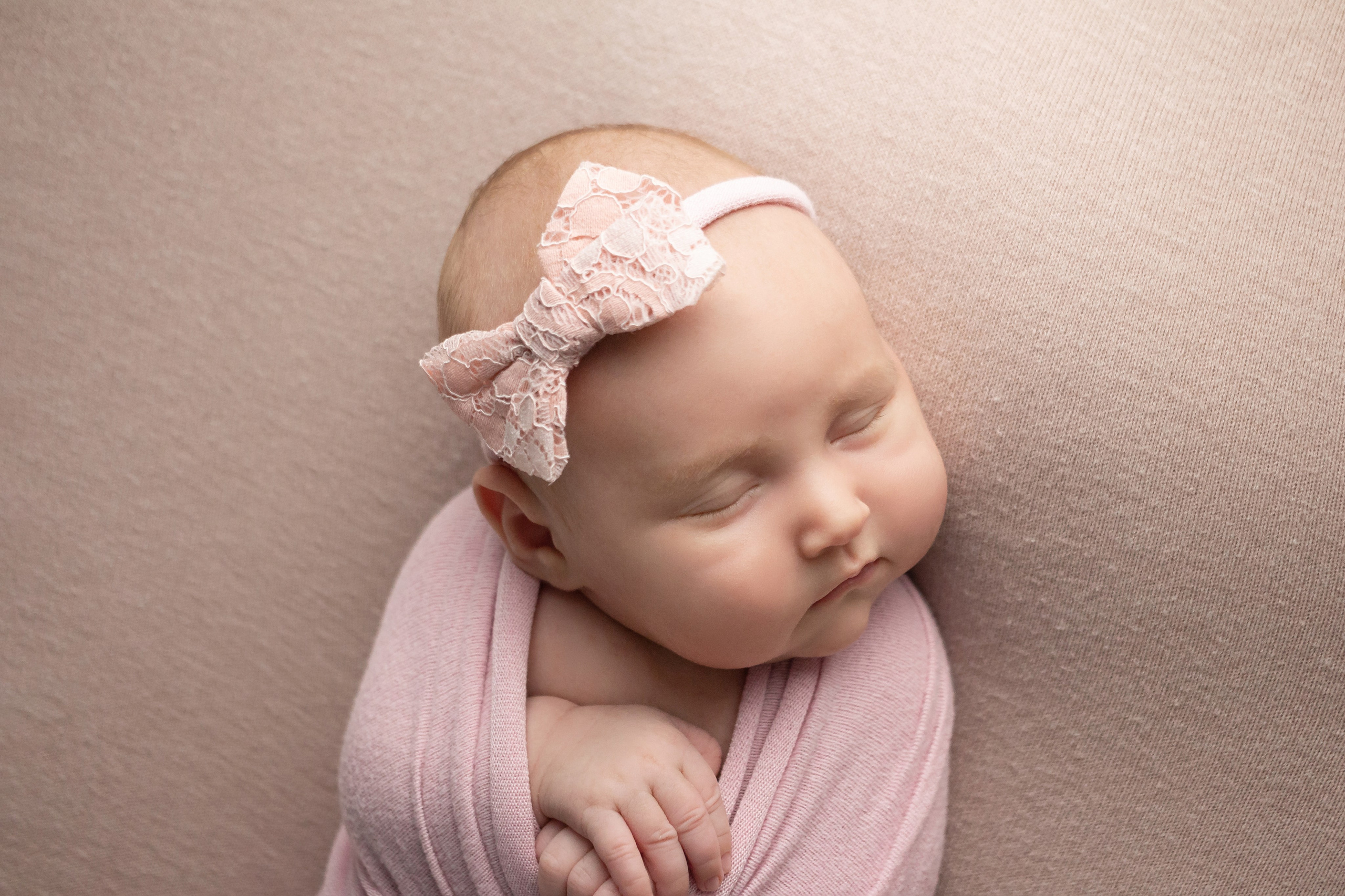 Классический стиль newborn. Фотограф новорождённых Анапа Елена Кушнарь