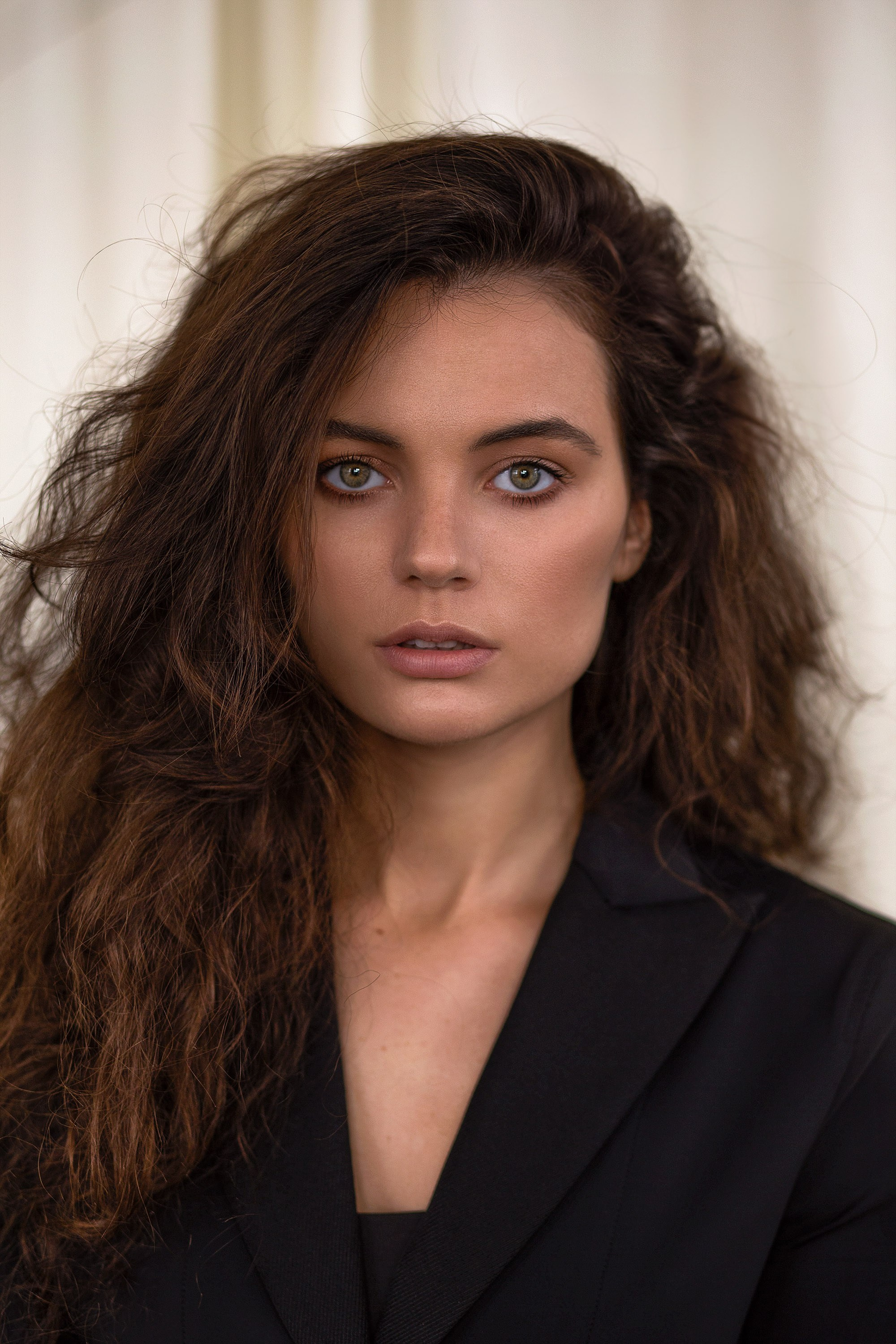 Retouching Training/Headshot Retouching Algorithm. AI Photo Retoucher and Image Restorer Zhanna Ognivo