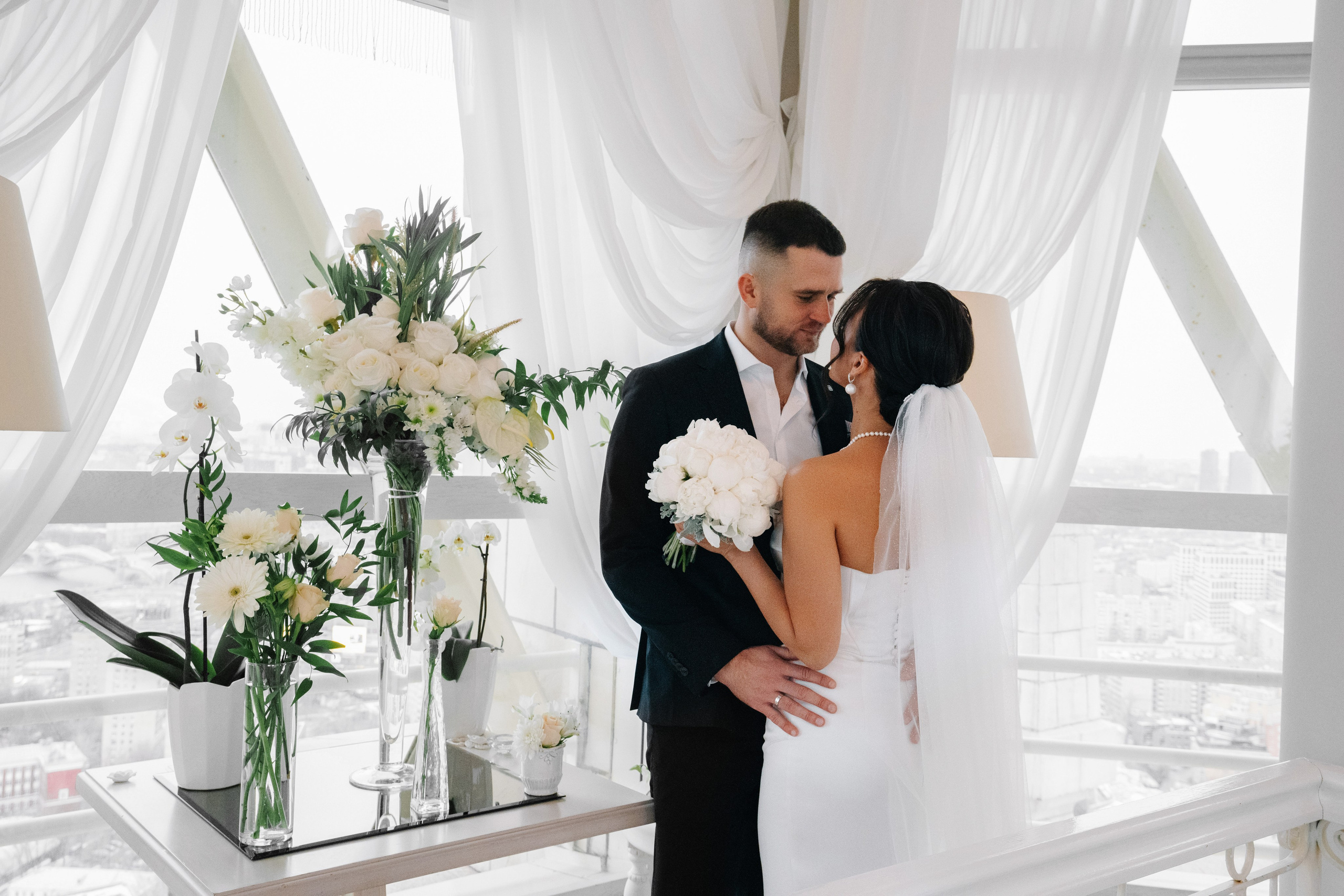 Свадебная фотосессия в отеле Plaza Garden Moscow WTC