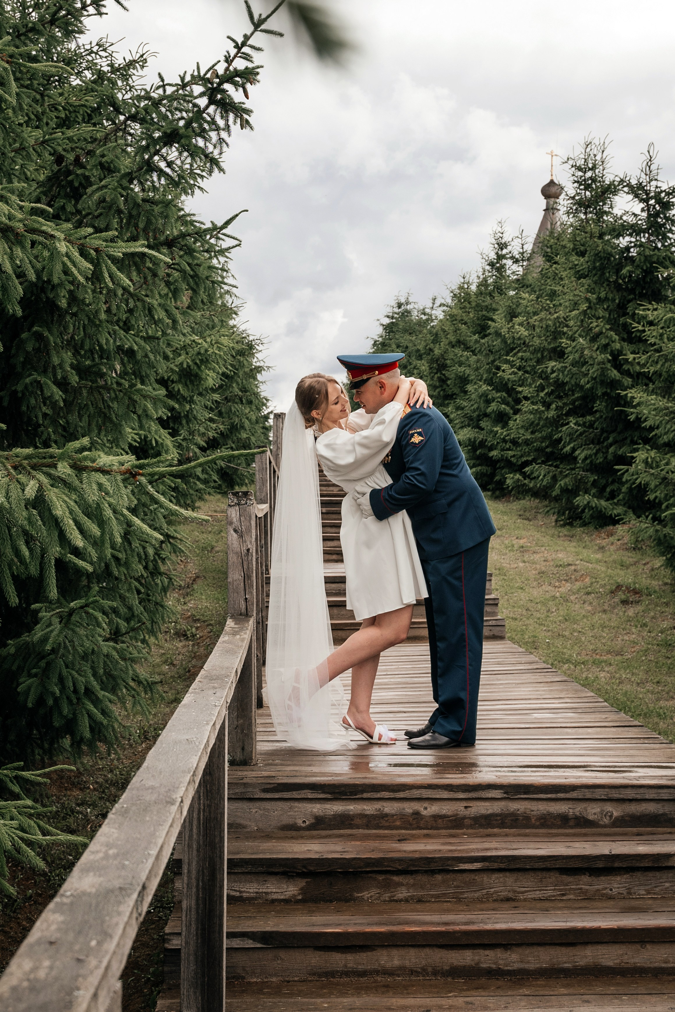 Жених в военной форме. Романтично. Свадебный фотограф в Сергиевом Посаде недорого Ольга Гузанова