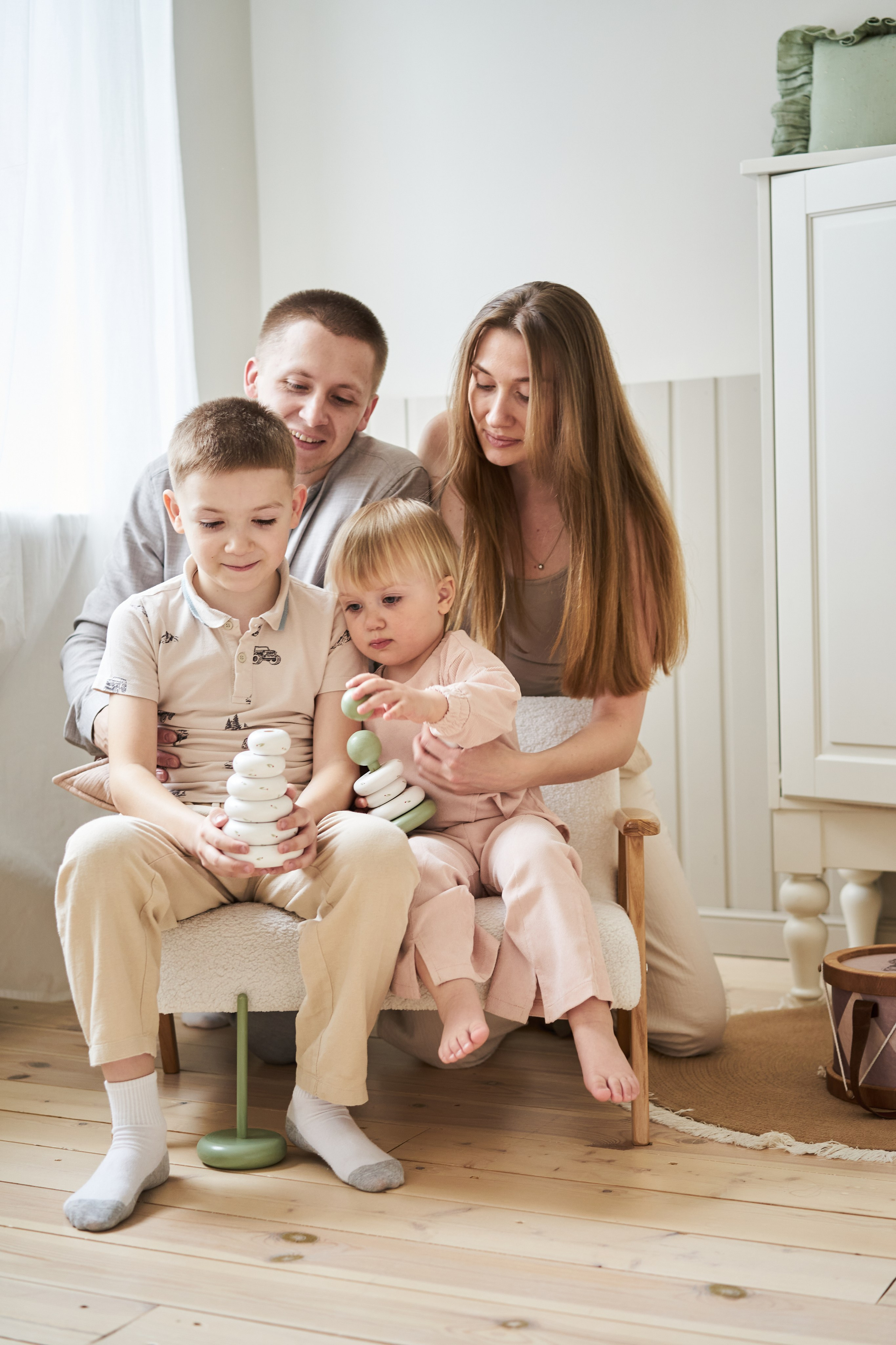 Семейная фотосессия в студии. Фотограф Екатеринбург Кокшарова Александра