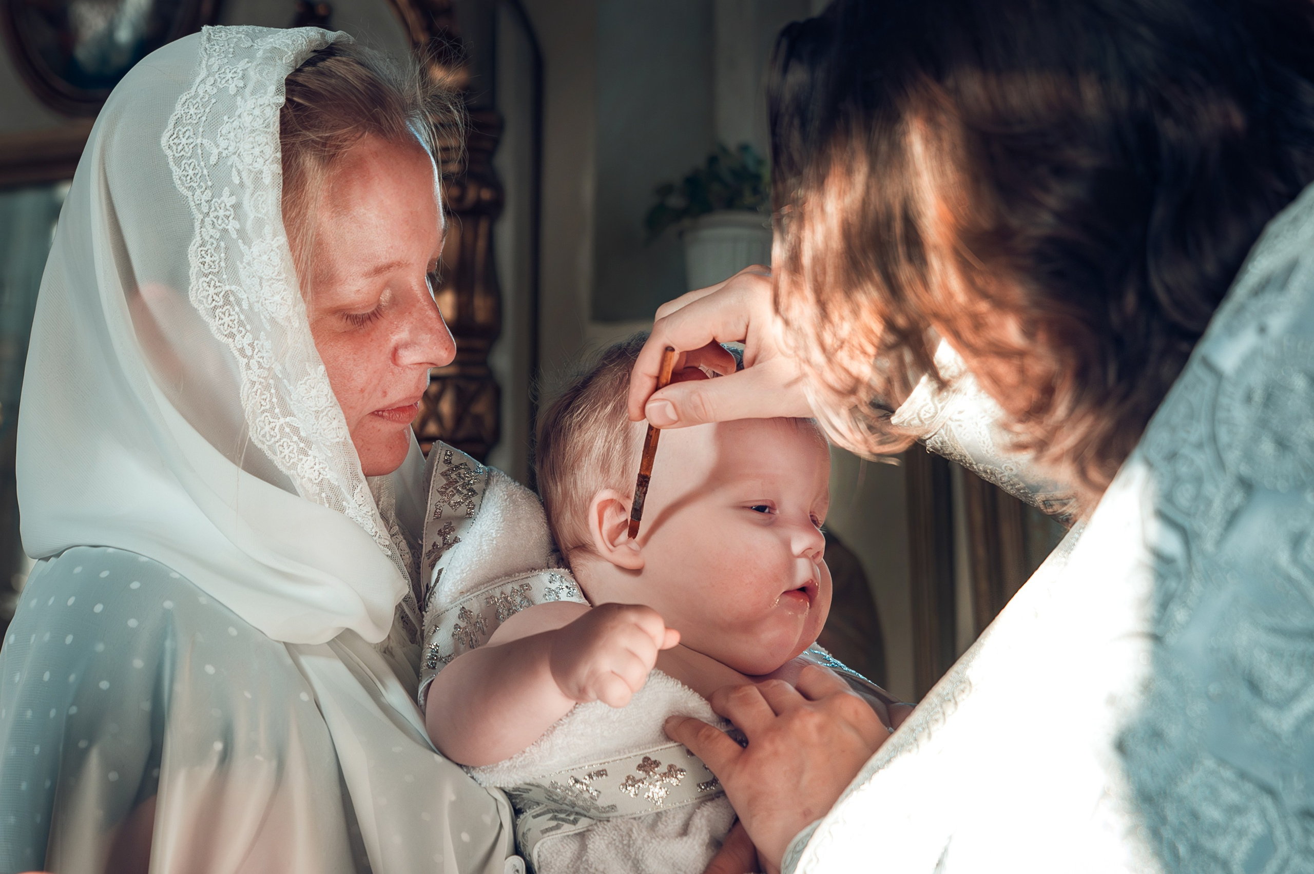 Фотограф в храме. Дарья Нетреба Фотограф на Крещение, Венчание Псков и область