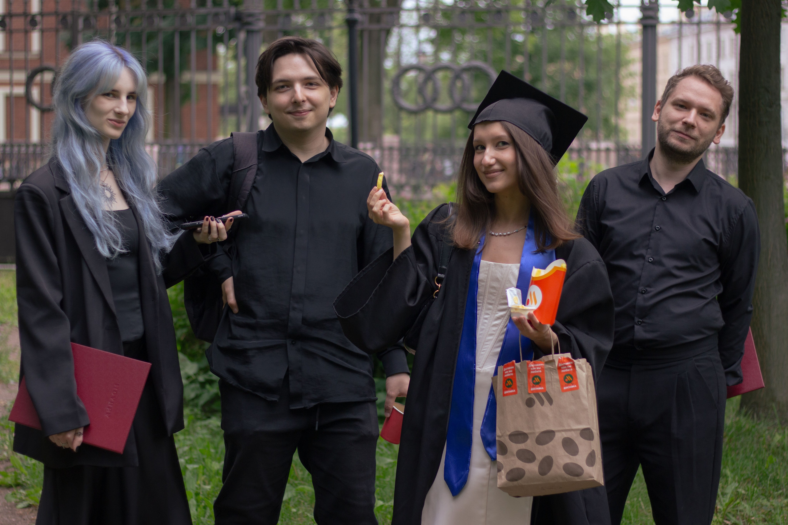 Выпускной Смольный. Юля Мурашова портретный и документальный фотограф