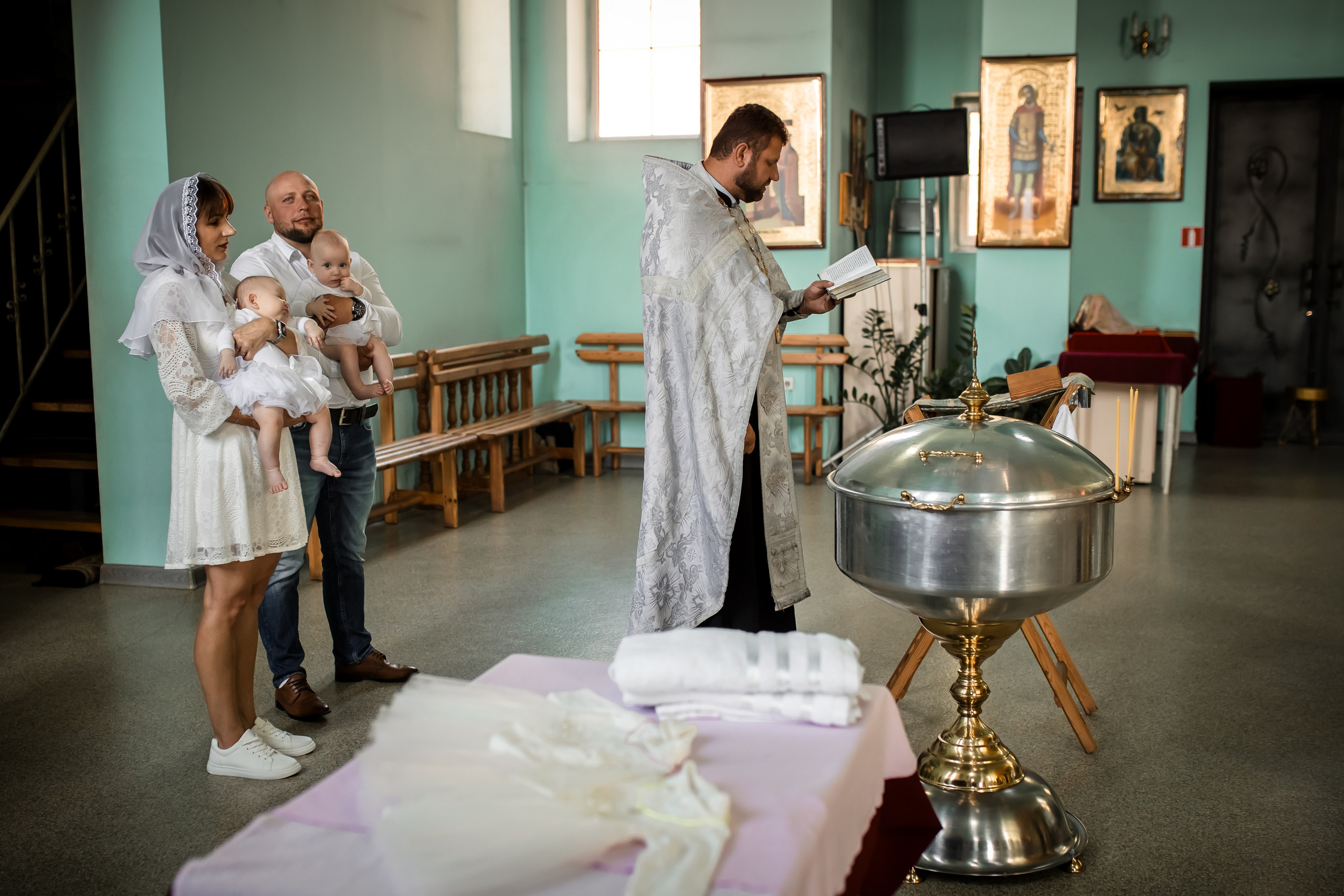 Крещение Милании и Эмилии