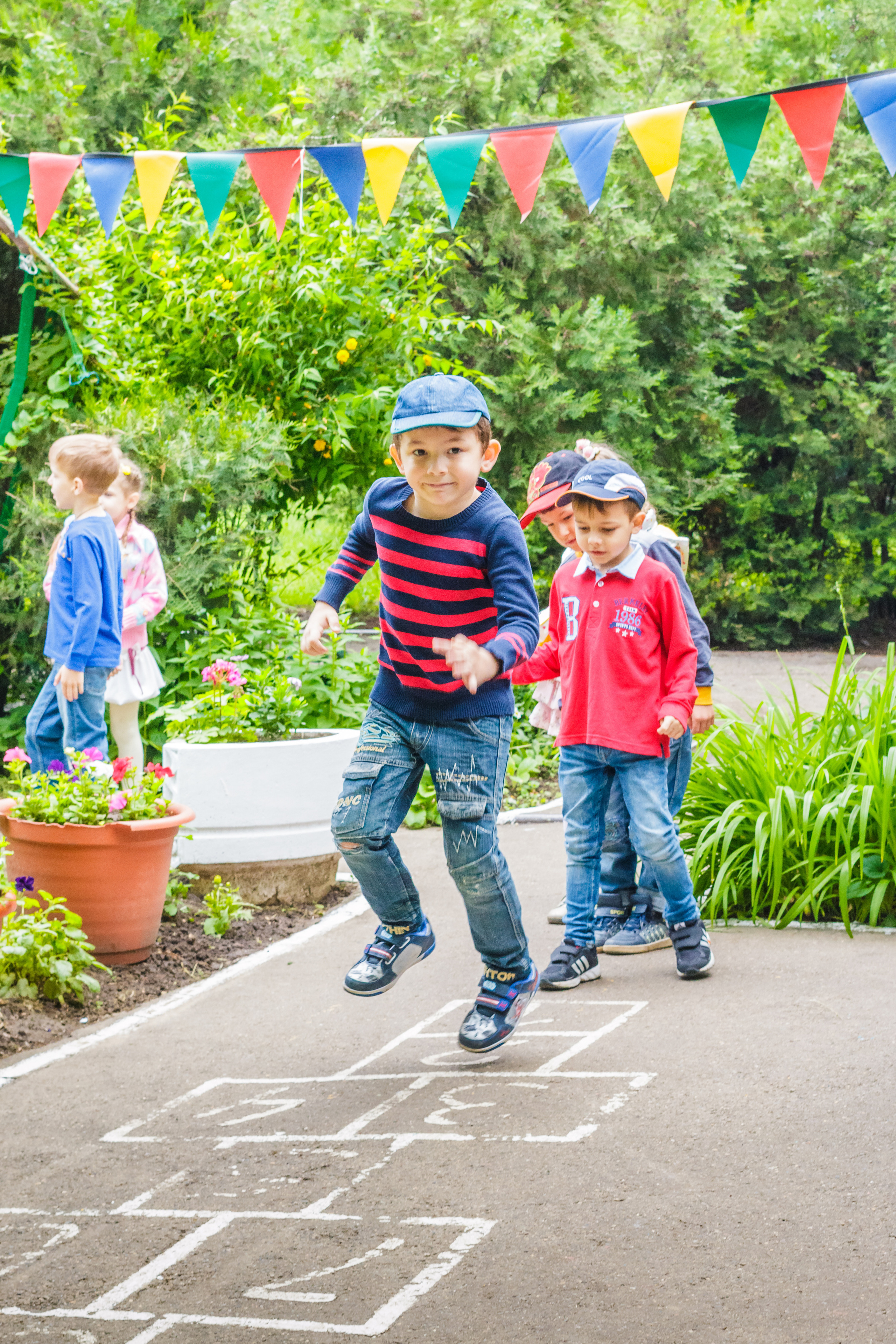 НА ПРОГУЛКЕ. Марина Ушакова. Фотограф. Выпускные альбомы. г. Краснодар