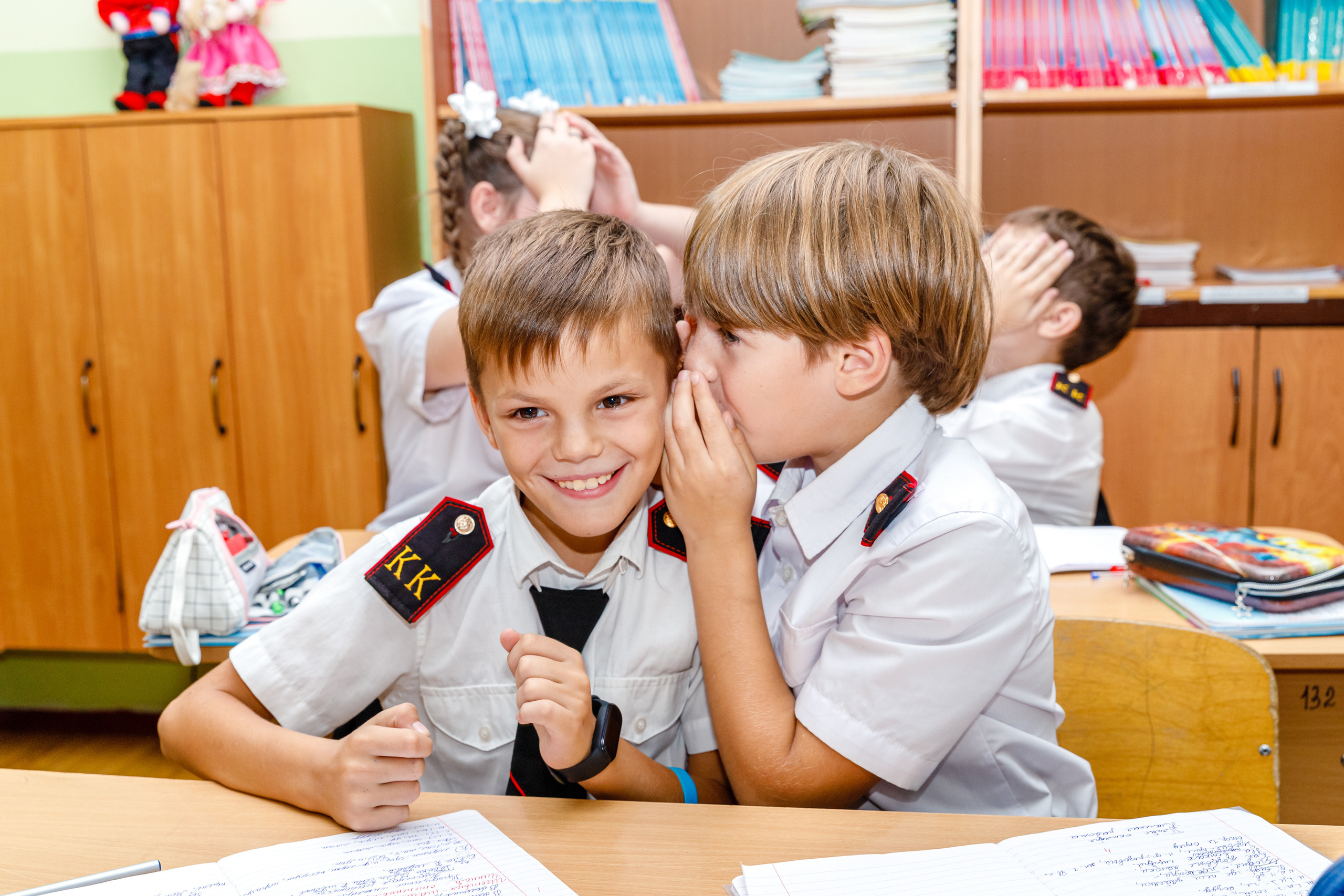 НА УРОКАХ. Марина Ушакова. Фотограф. Выпускные альбомы. г. Краснодар