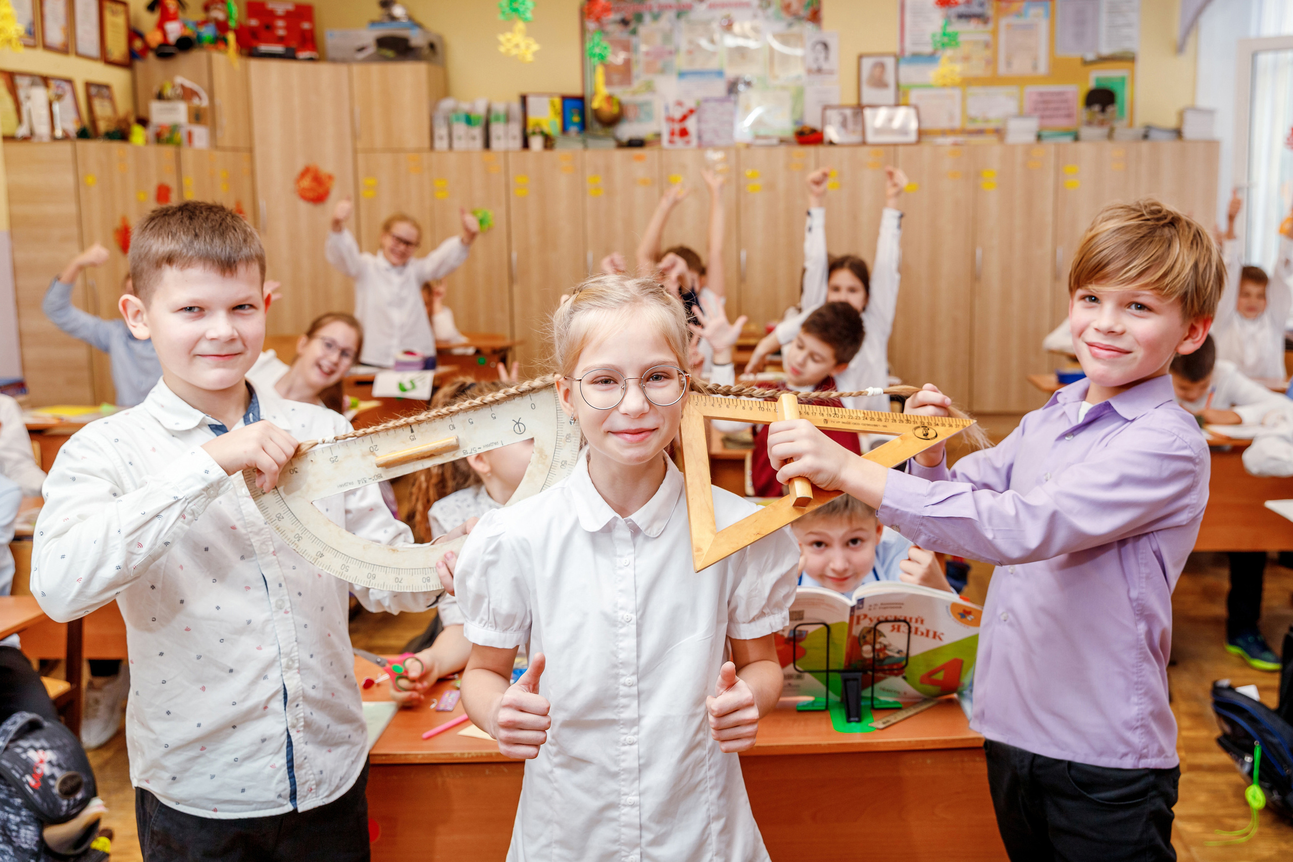 ШКОЛЬНАЯ ЖИЗНЬ. Марина Ушакова. Фотограф. Выпускные альбомы. г. Краснодар