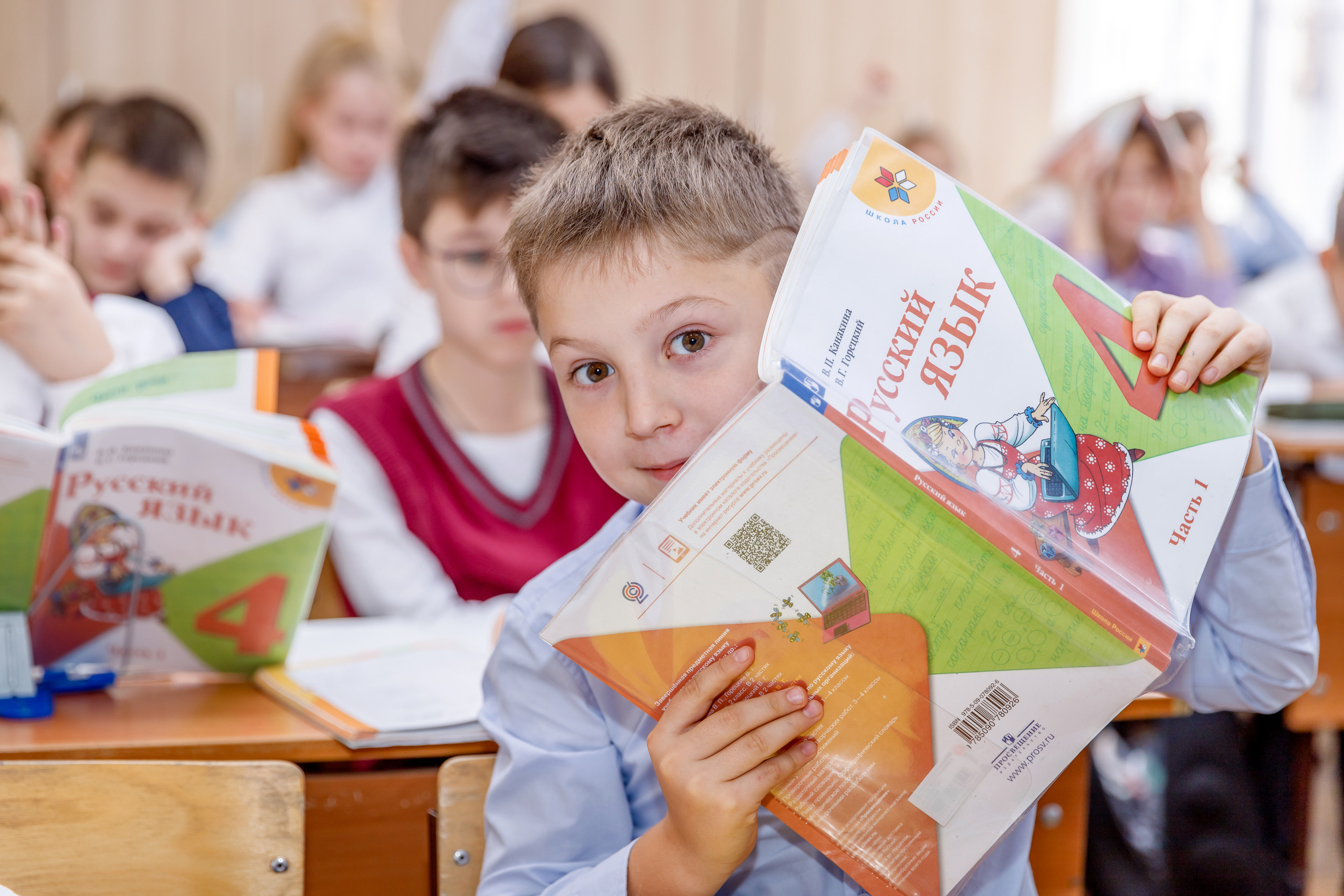 НА УРОКАХ. Марина Ушакова. Фотограф. Выпускные альбомы. г. Краснодар